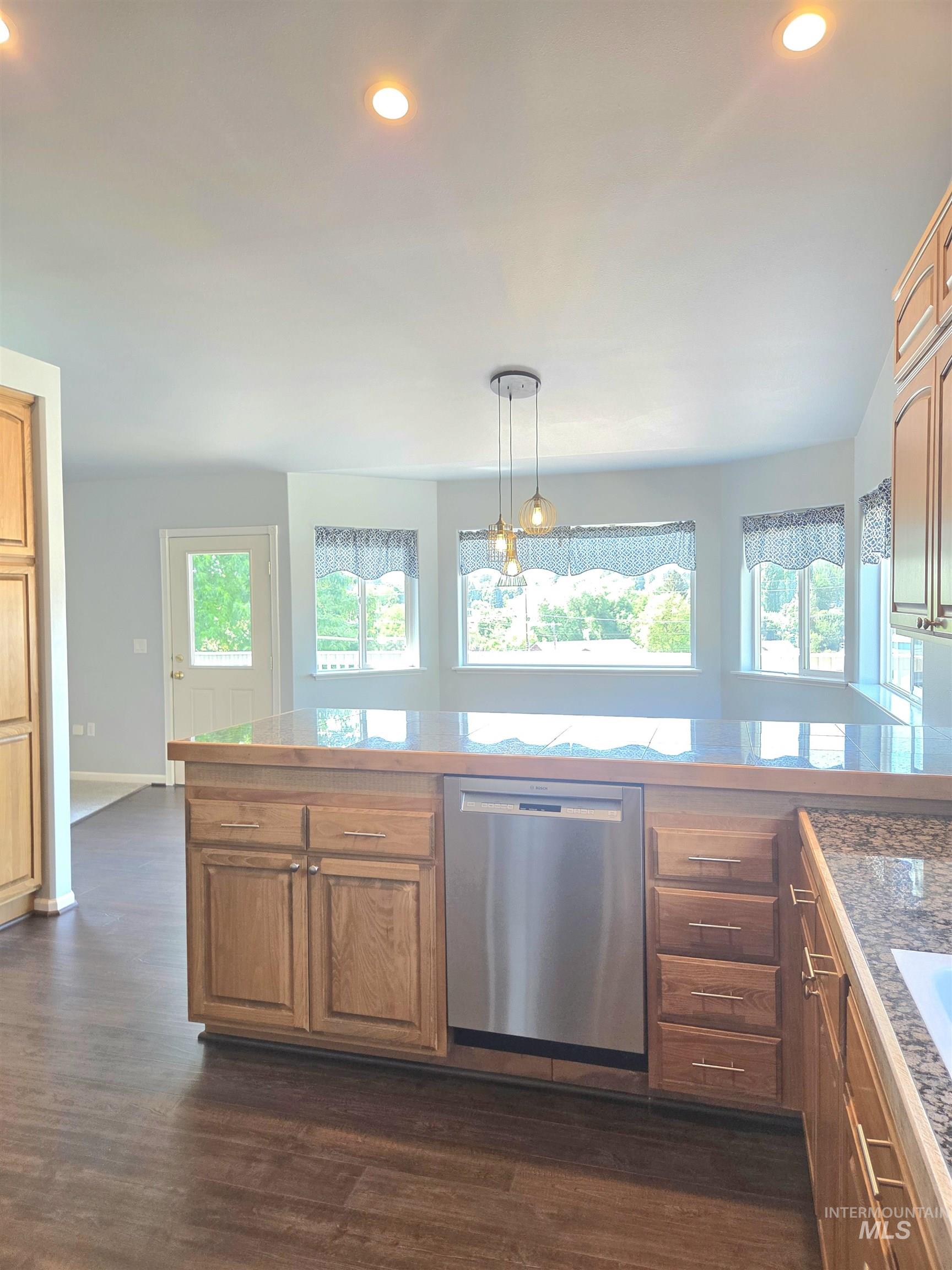 435 Harvest Property Photo 13