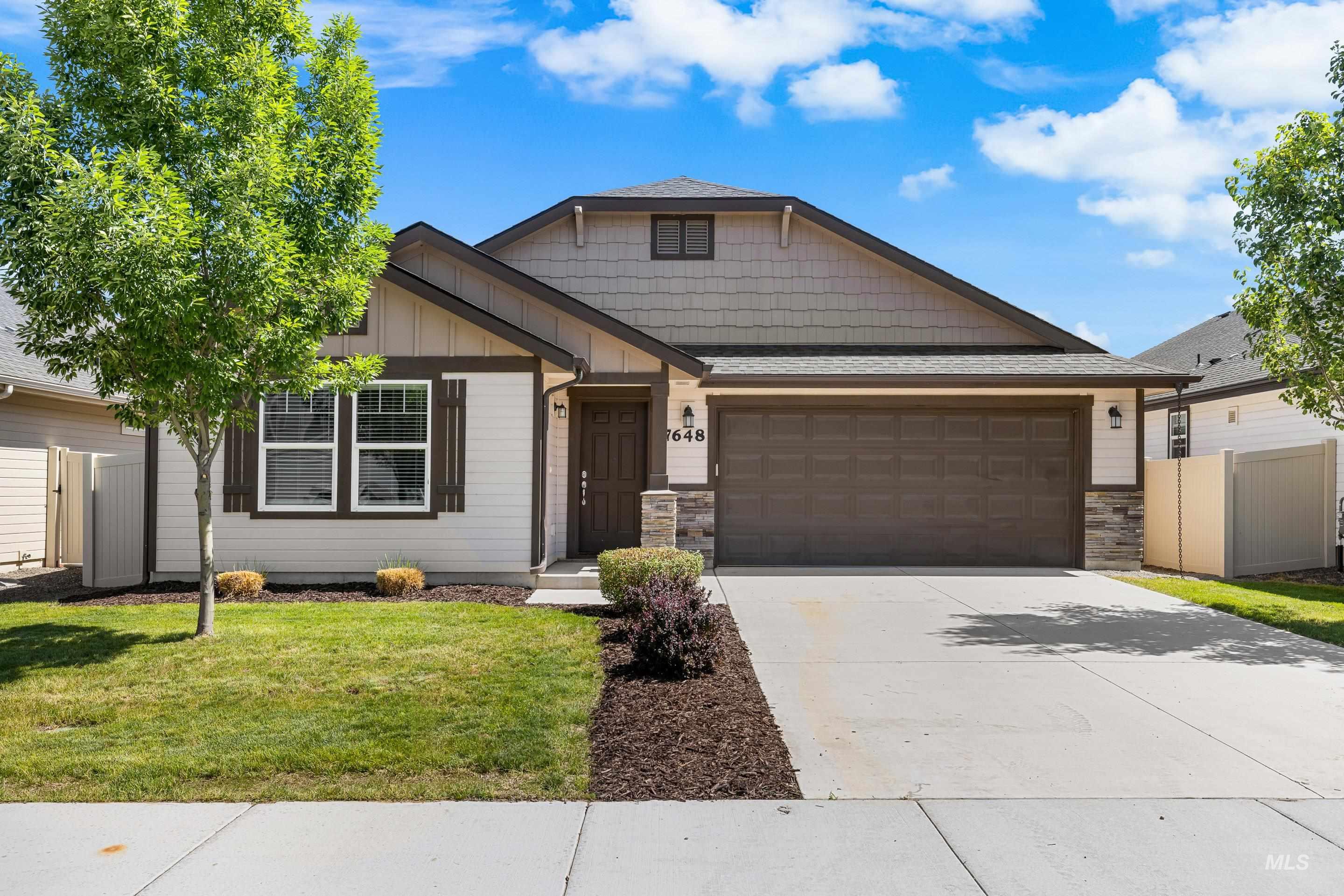 7648 E Stark Dr Property Photo 1