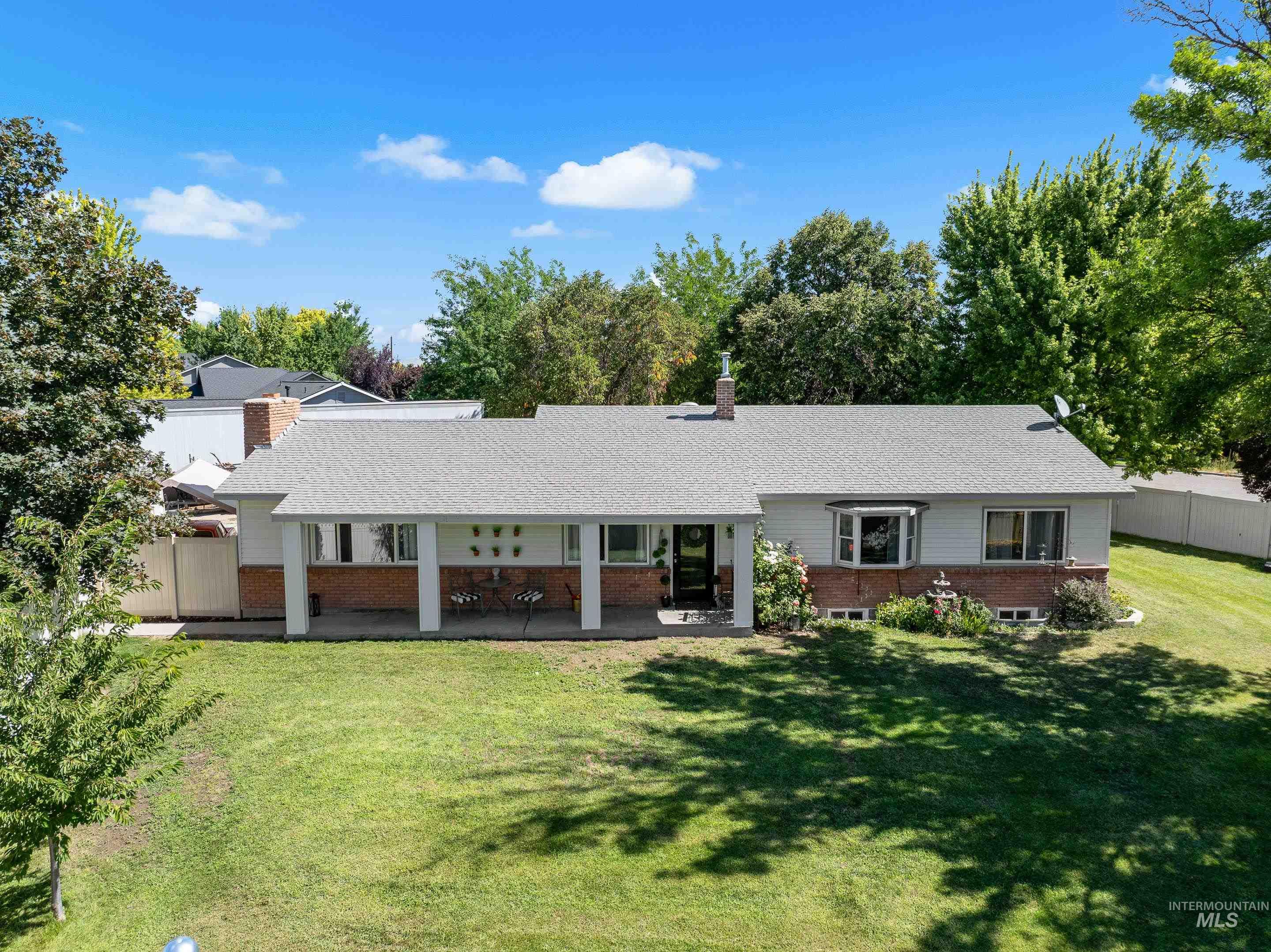 6148 S Roaring River Ave Property Photo 1