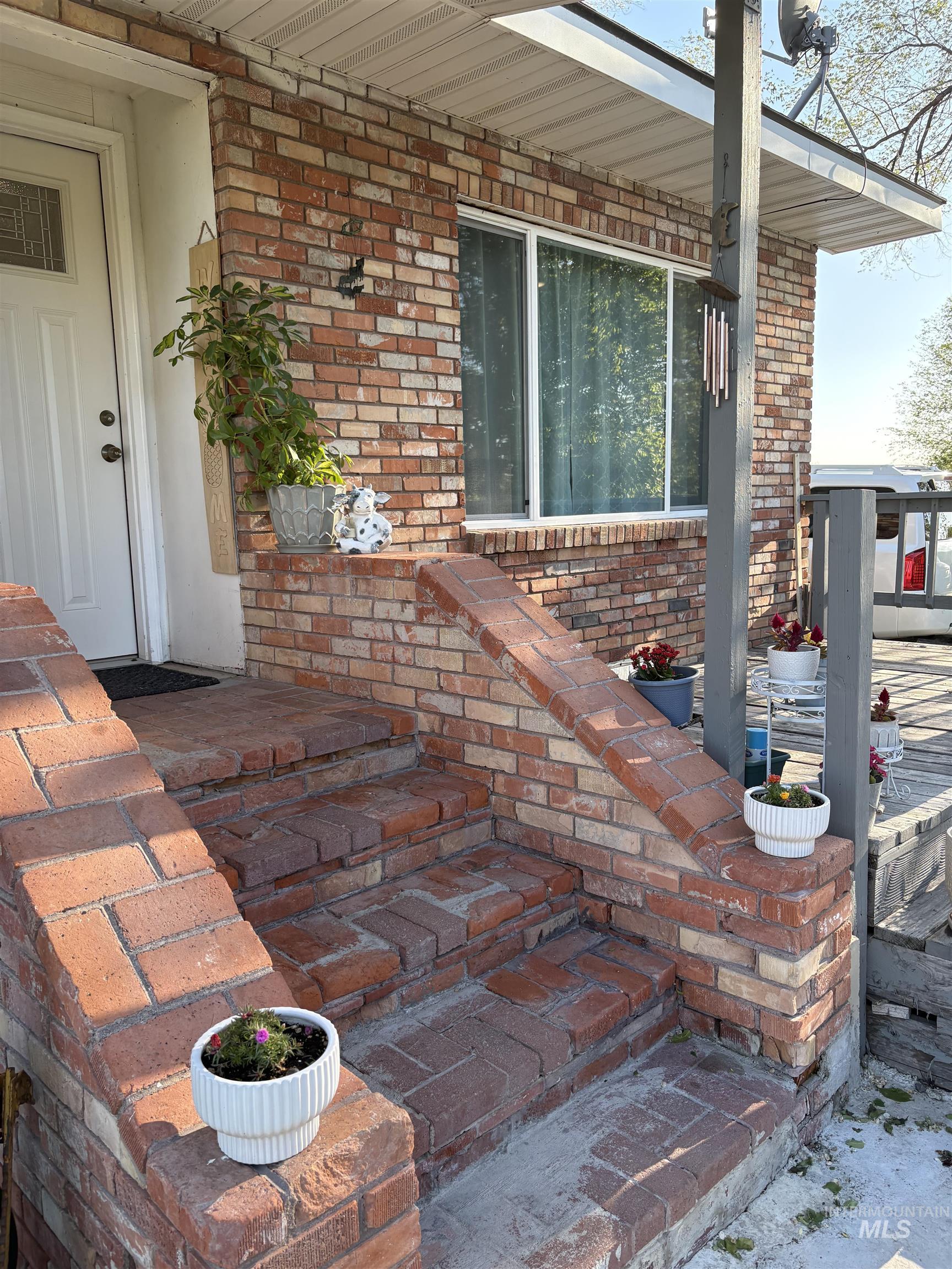 805 West Avenue H Property Photo 1