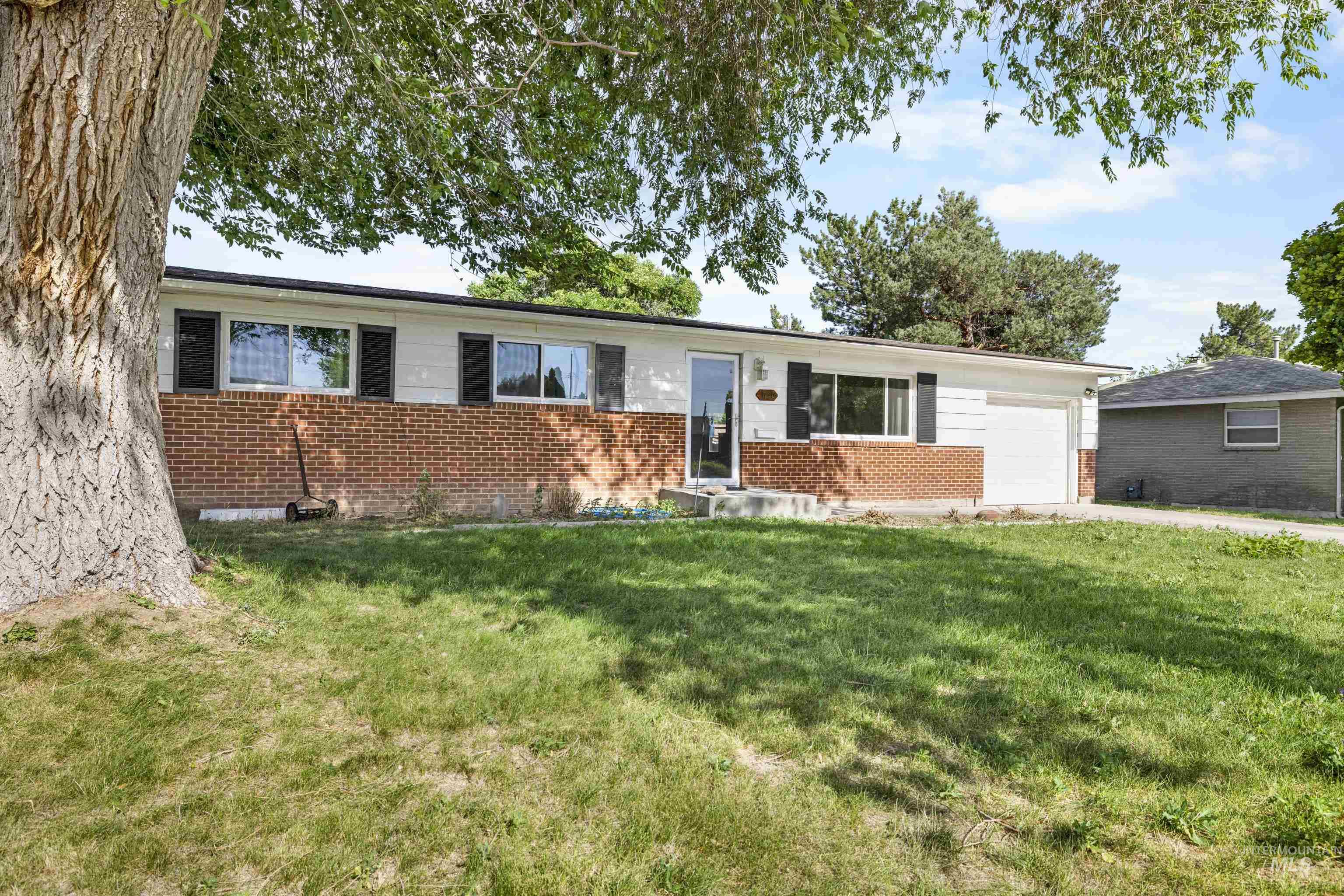 1790 N 7th E Property Photo 4