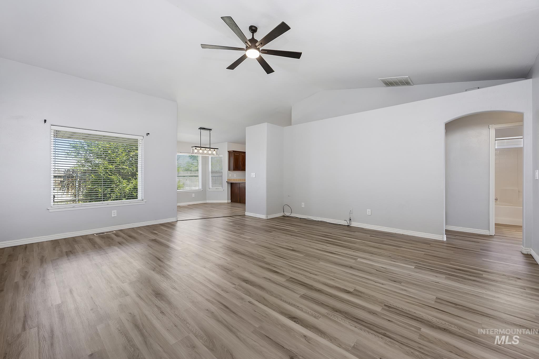 1030 Caswell Ave W Property Photo 3