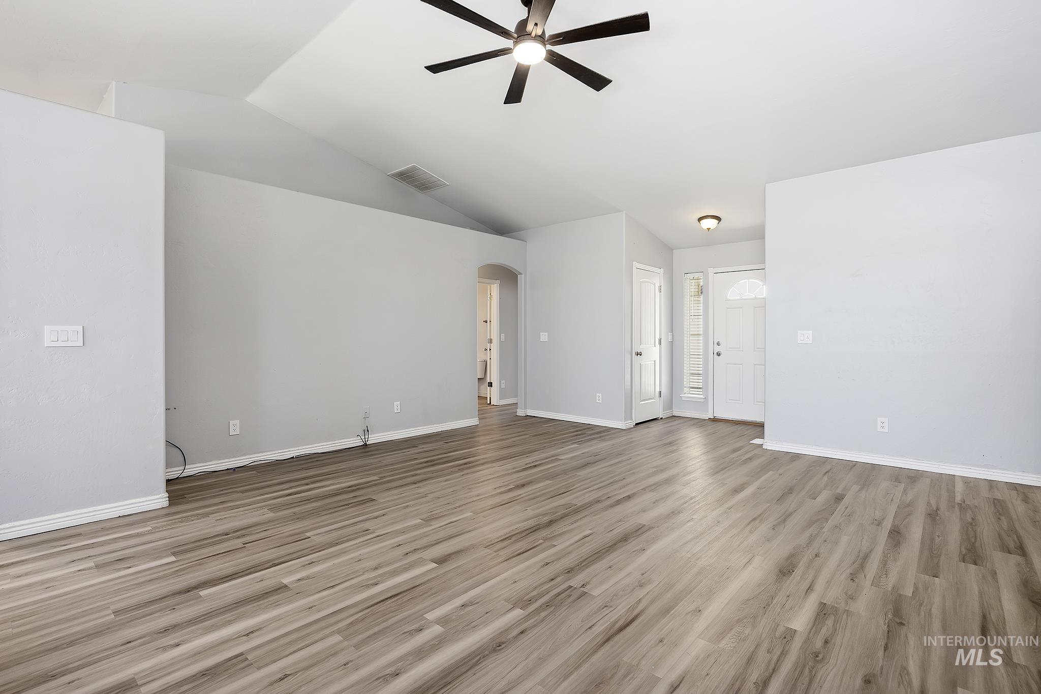 1030 Caswell Ave W Property Photo 4