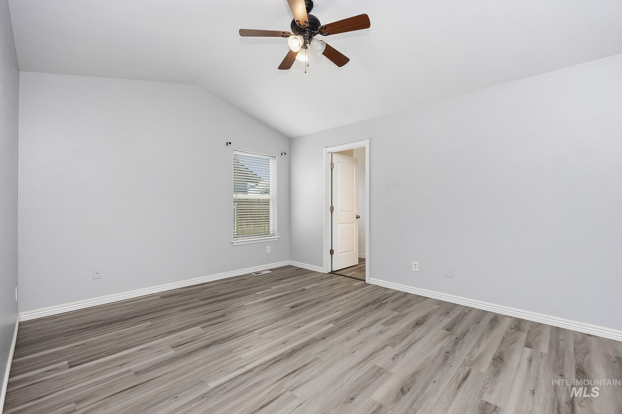 1030 Caswell Ave W Property Photo 11