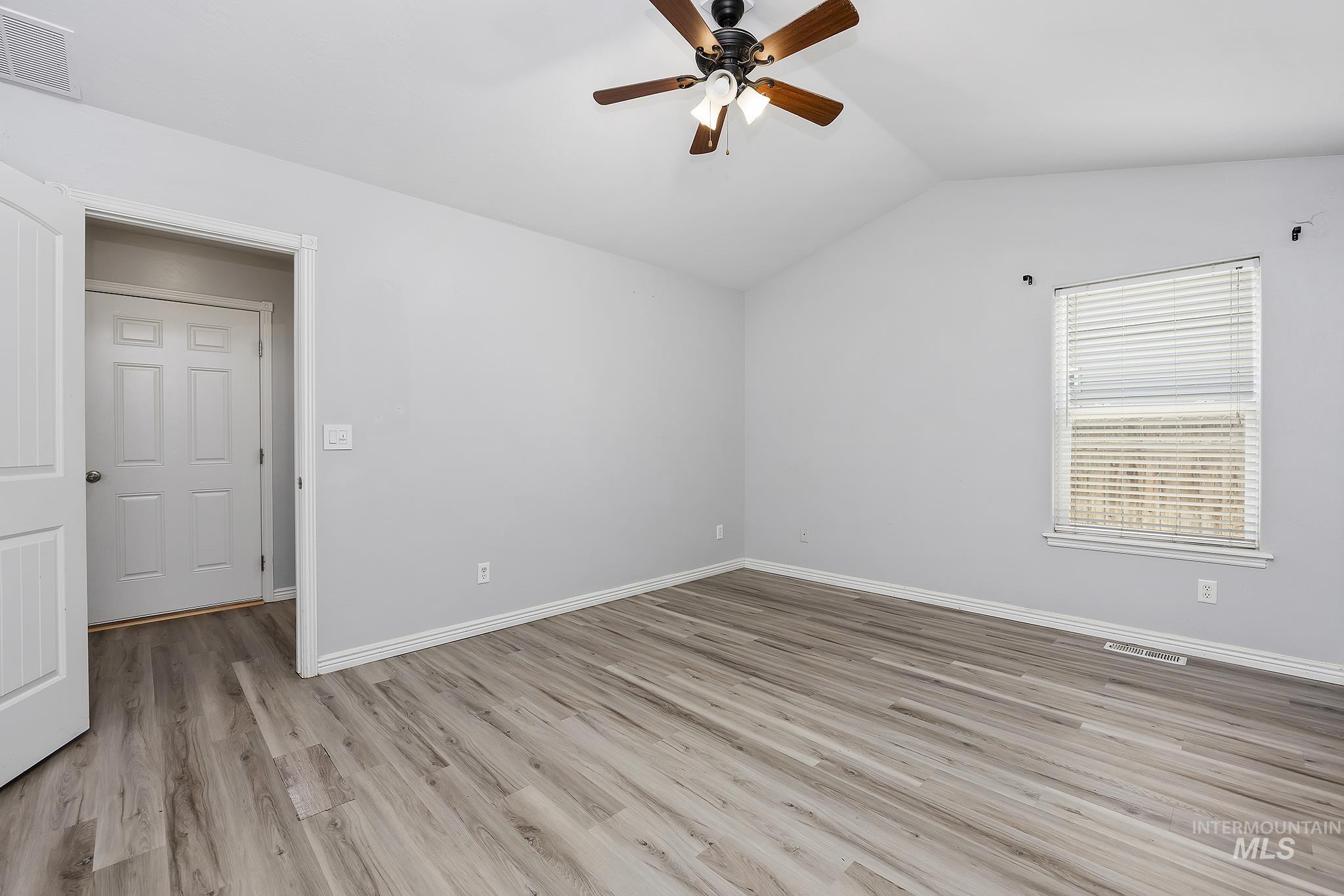 1030 Caswell Ave W Property Photo 12