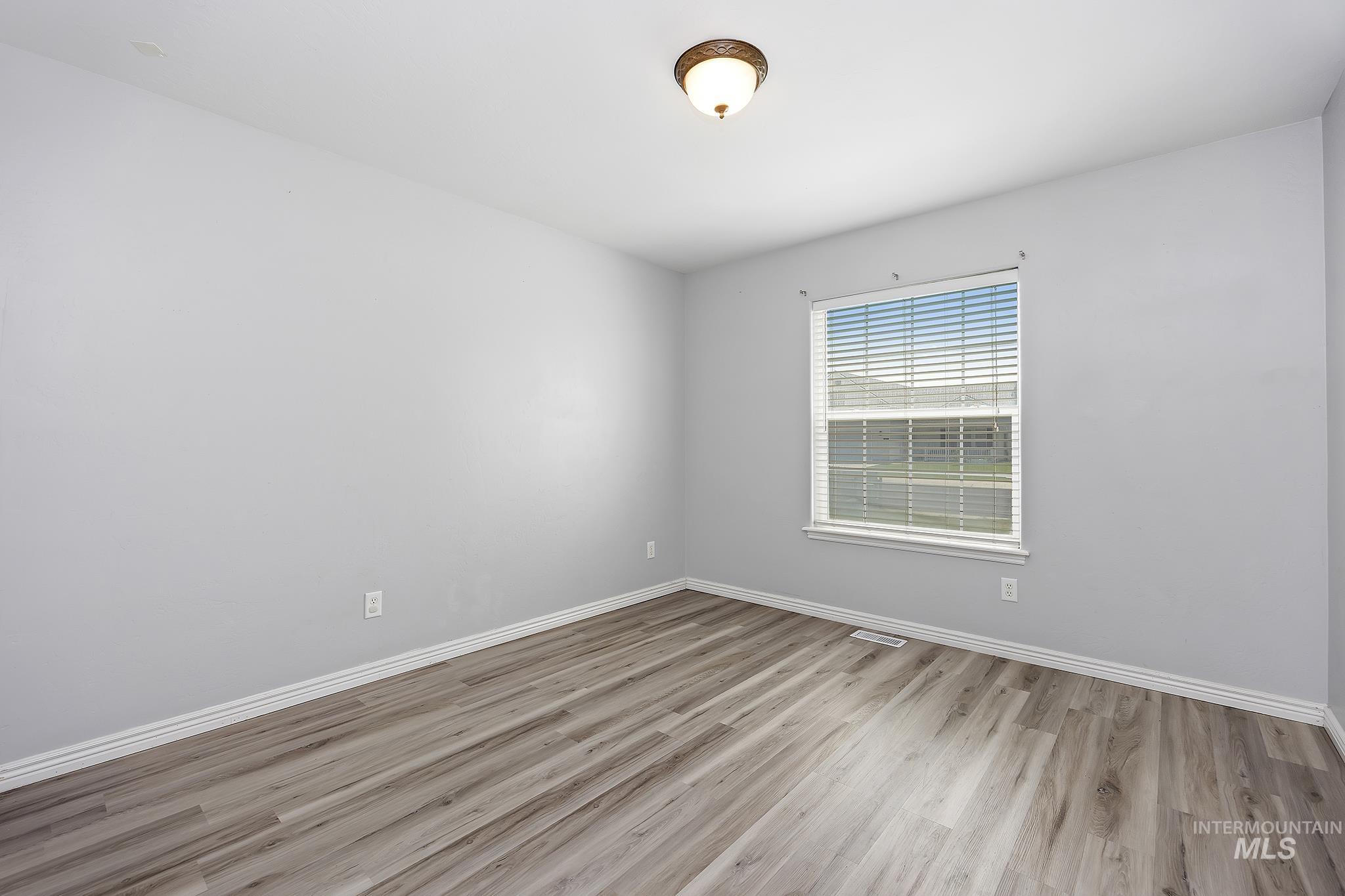 1030 Caswell Ave W Property Photo 17