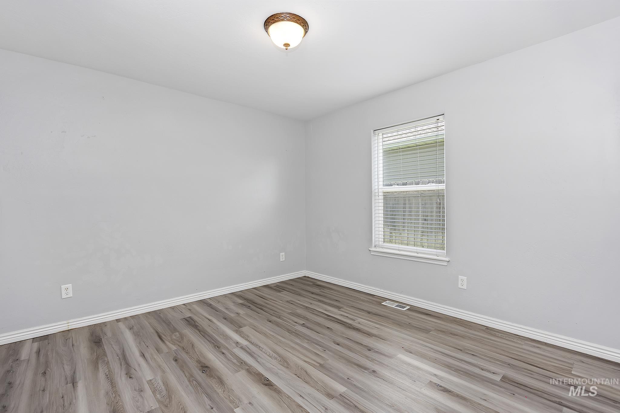 1030 Caswell Ave W Property Photo 19
