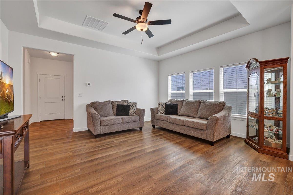 1275 Terra Ave Property Photo 6