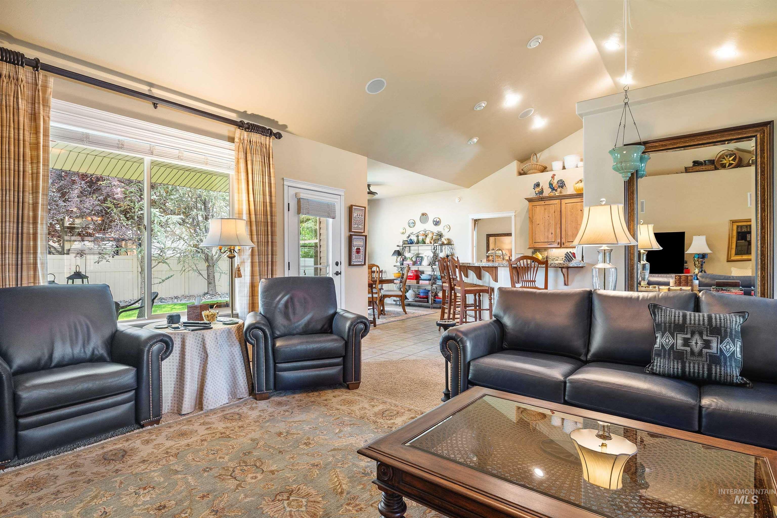 455 Coiner Cir Property Photo 8