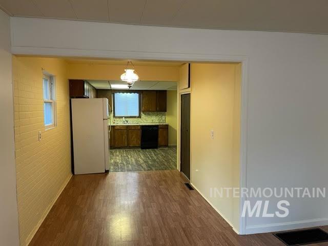 271 Tyler Street Property Photo 5
