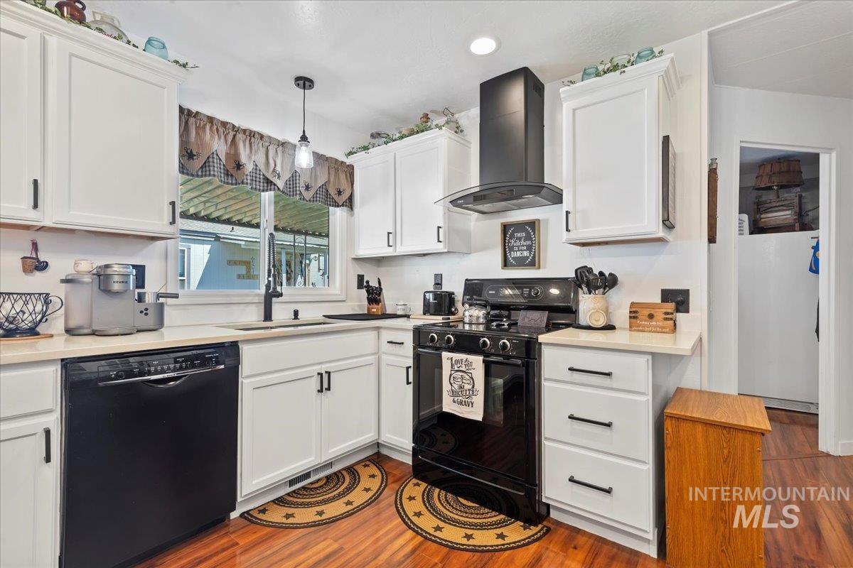 7814 W Manassas Property Photo 3