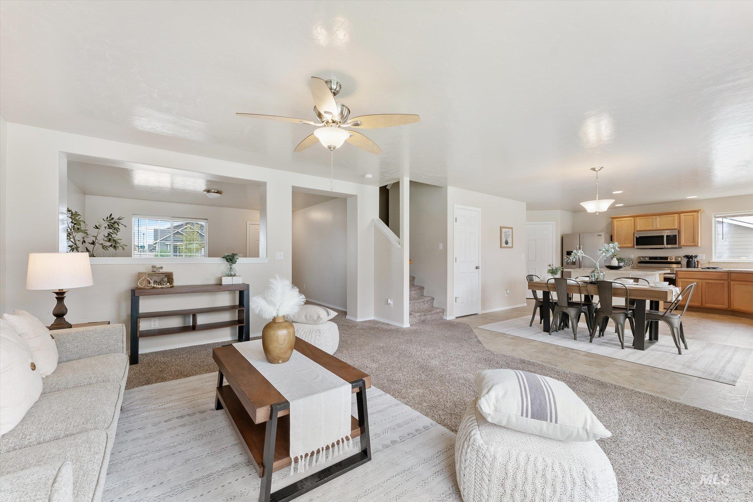 1119 S Tomen Ave. Property Photo 1