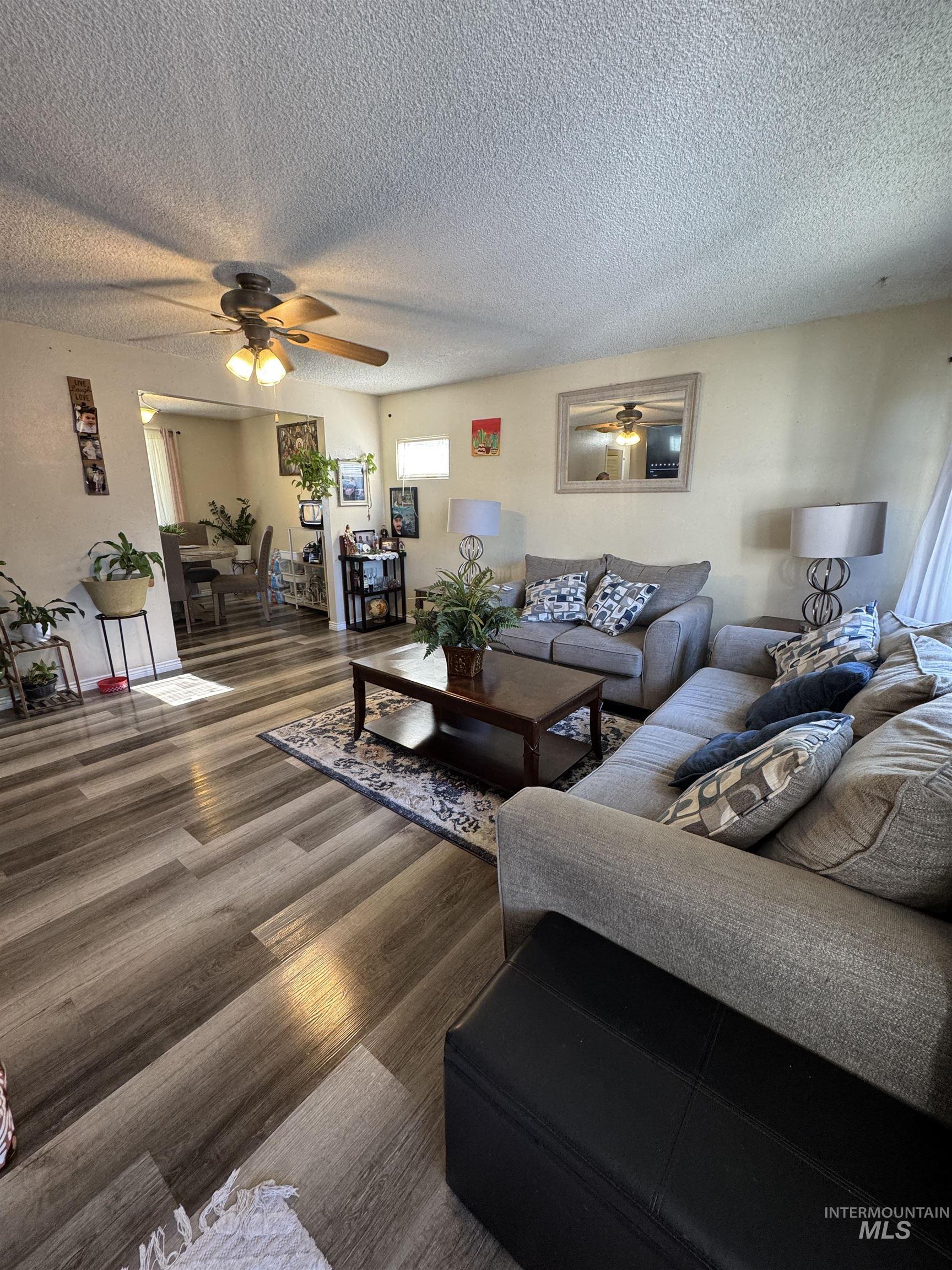 1514 Helena Dr Property Photo 4