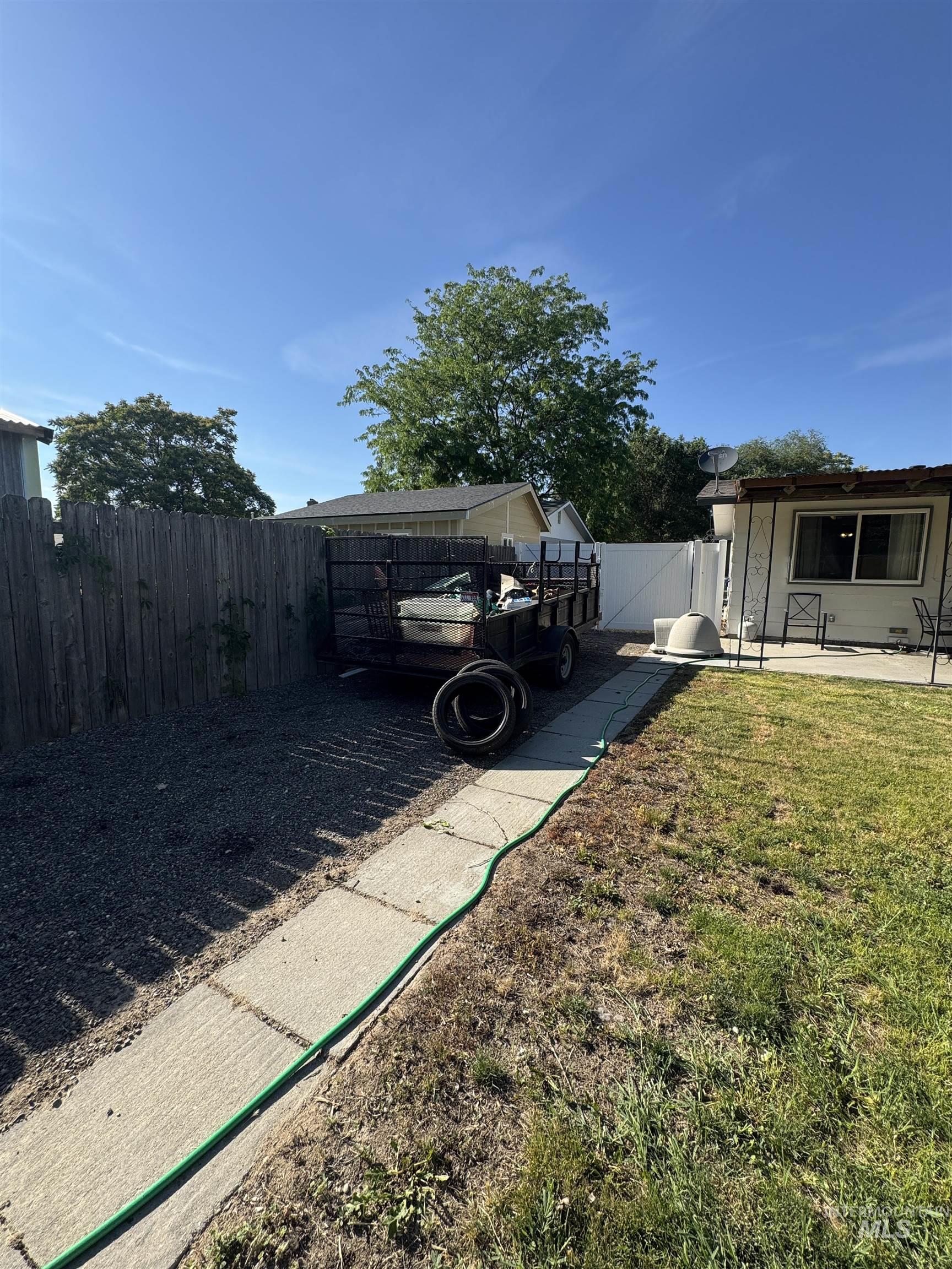 1514 Helena Dr Property Photo 15