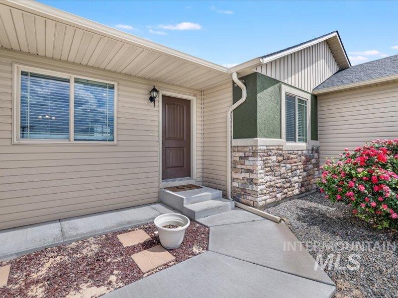 3652 N 600 E Property Photo 3