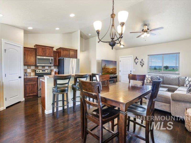 3652 N 600 E Property Photo 6