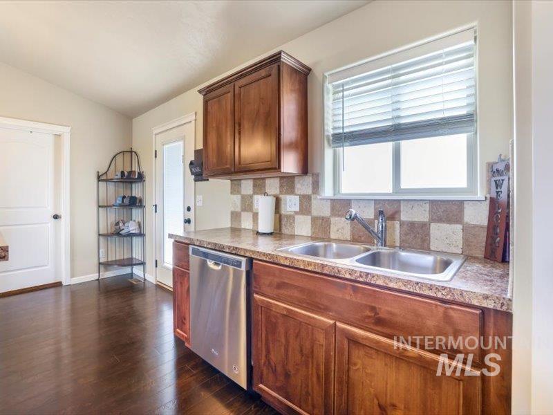 3652 N 600 E Property Photo 8