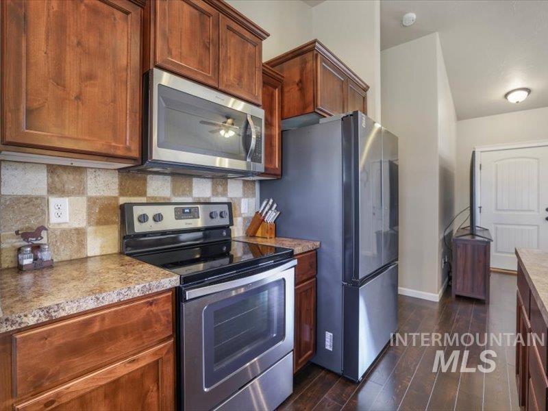 3652 N 600 E Property Photo 9