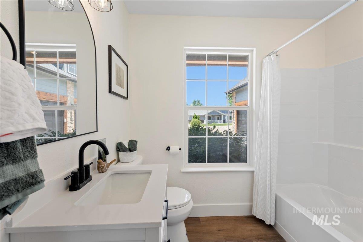 22798 Elsie St Property Photo 27