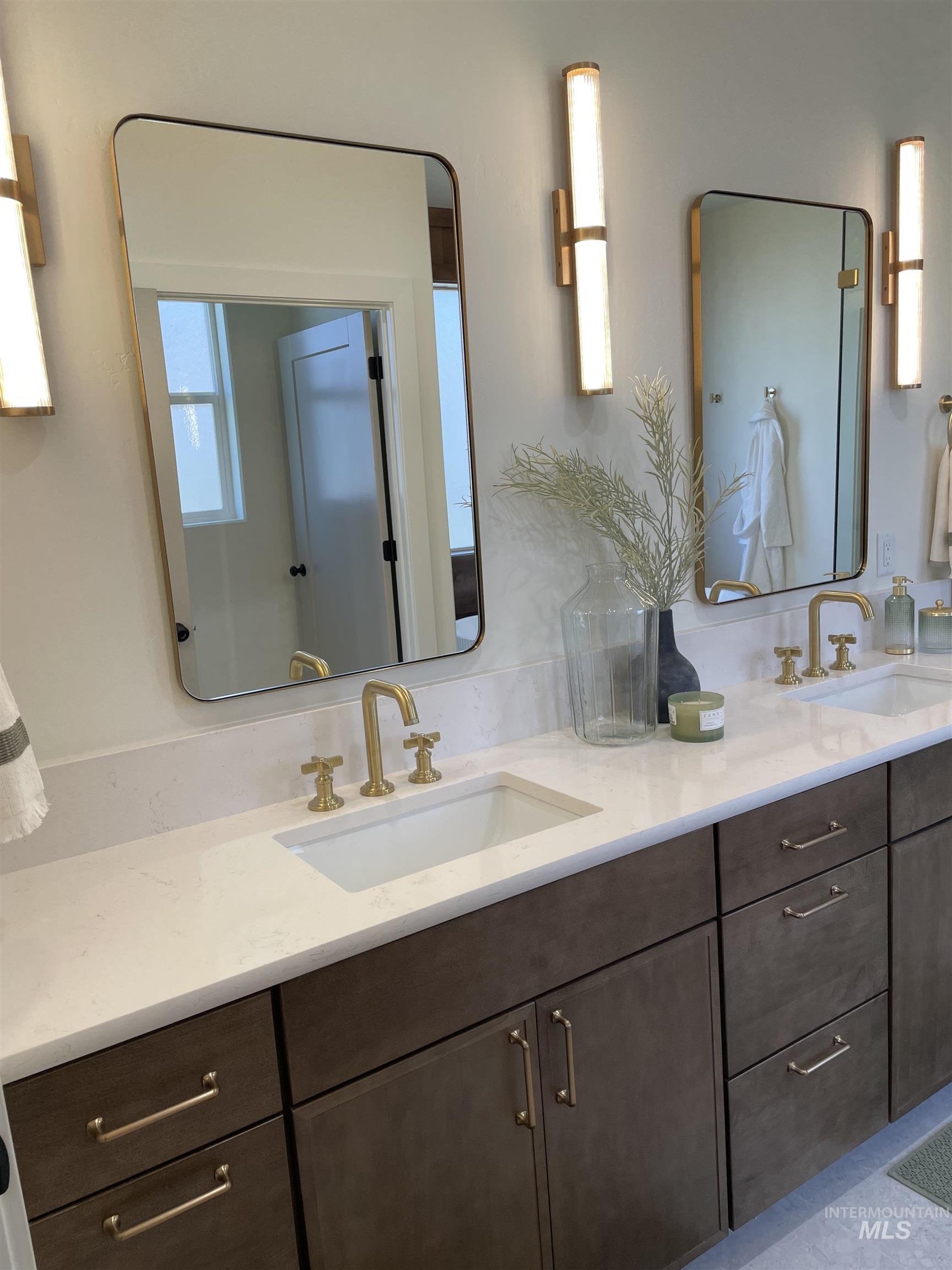 2253 Caribel St Property Photo 13