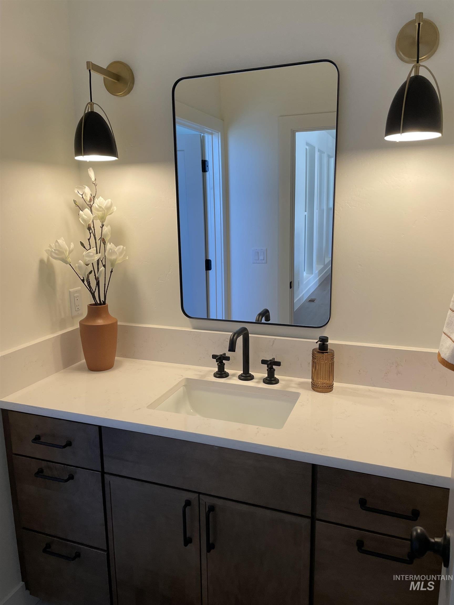 2253 Caribel St Property Photo 16