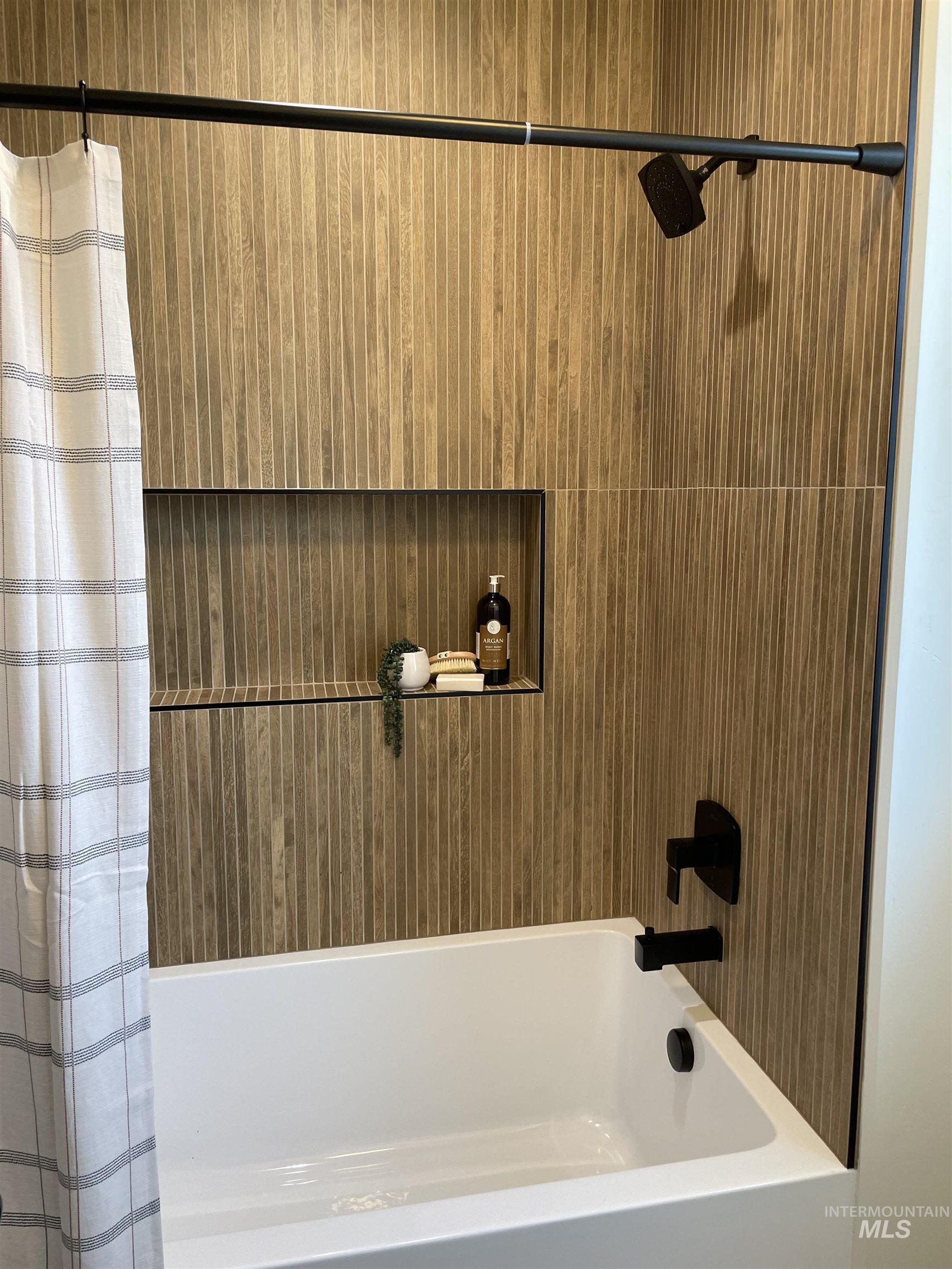 2253 Caribel St Property Photo 17