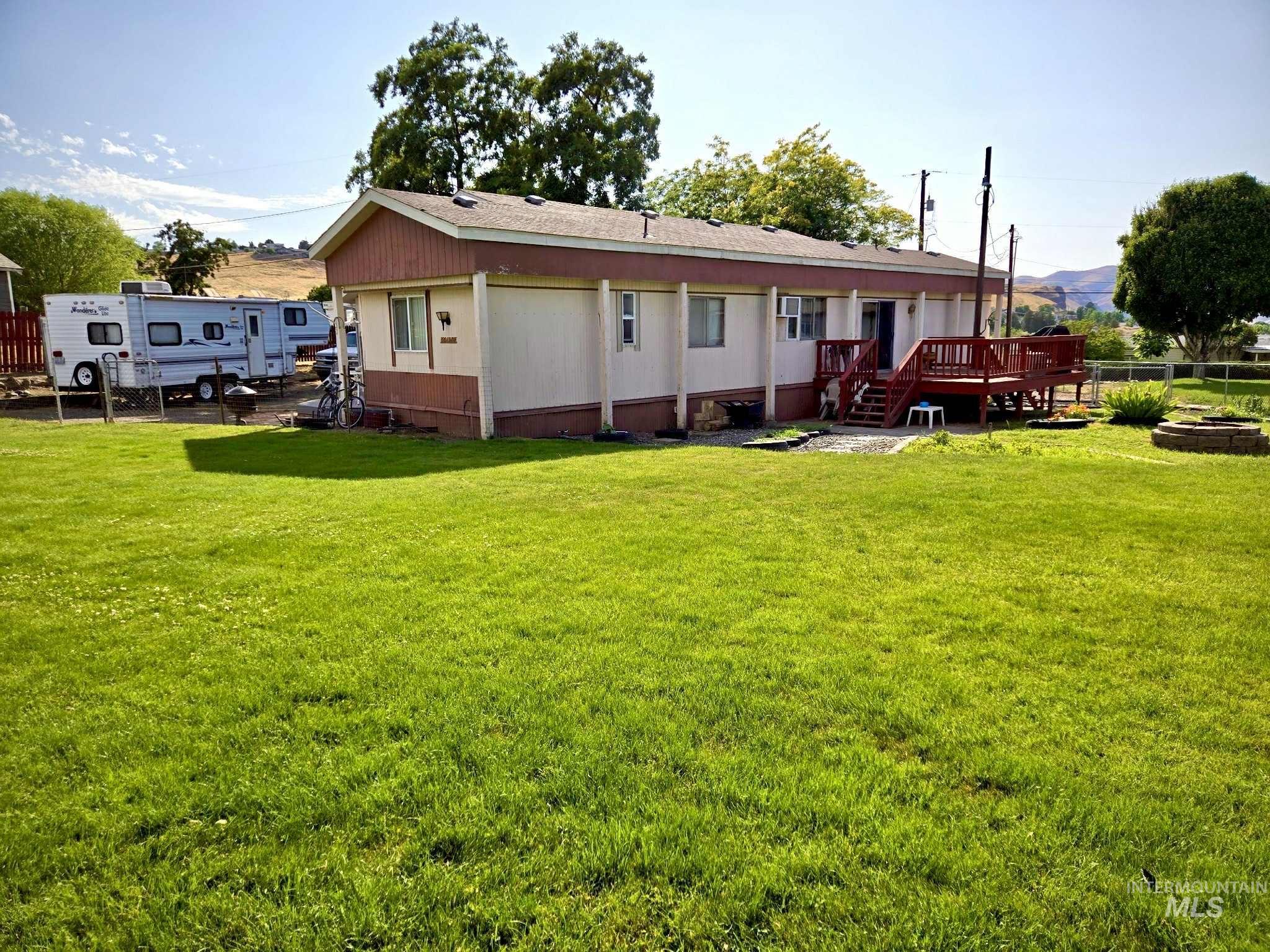 1035 16th St Property Photo 1