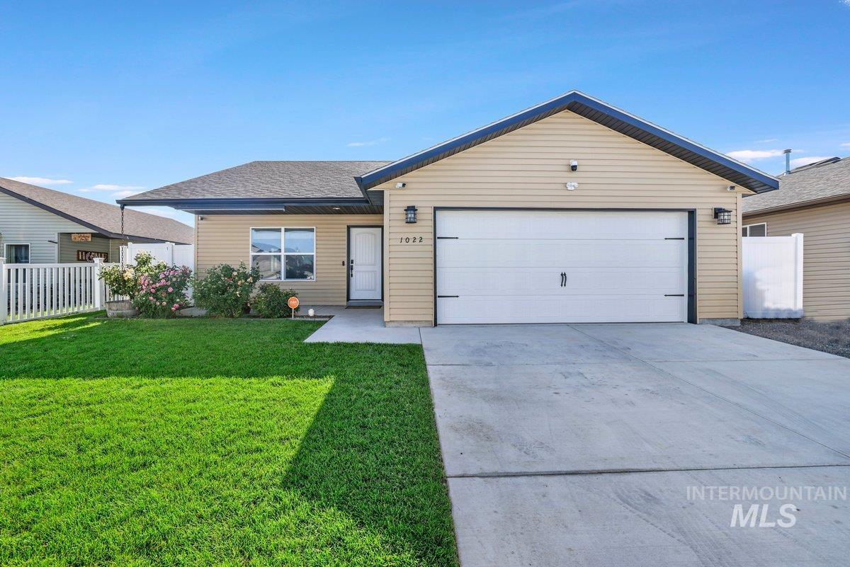 1022 S Date St Property Photo