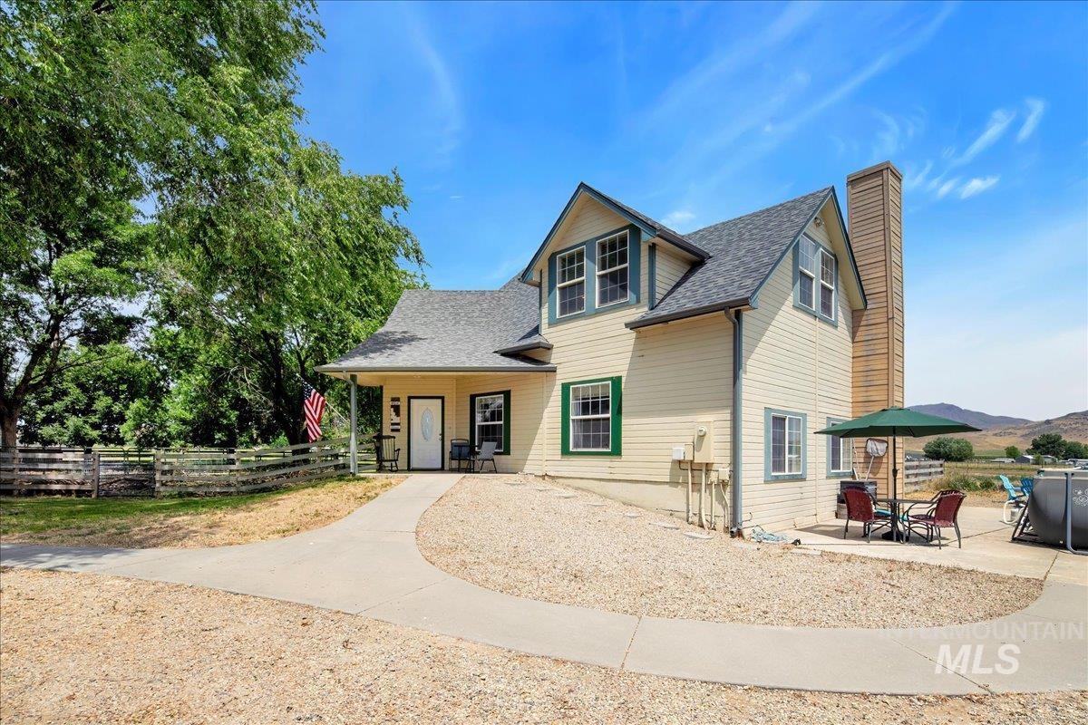 378 E Black Canyon Hwy Property Photo 1