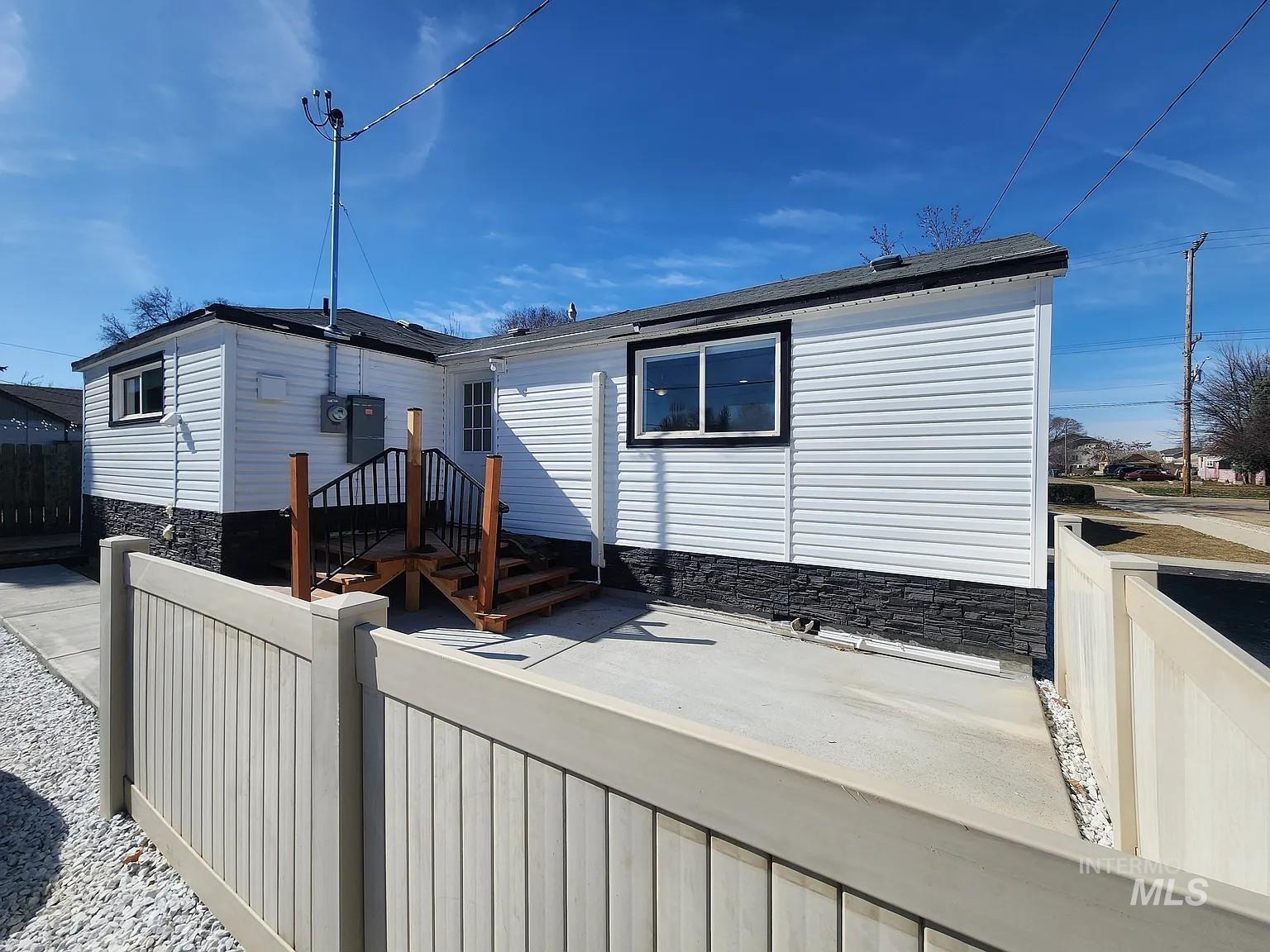 108 Morrison Property Photo 1