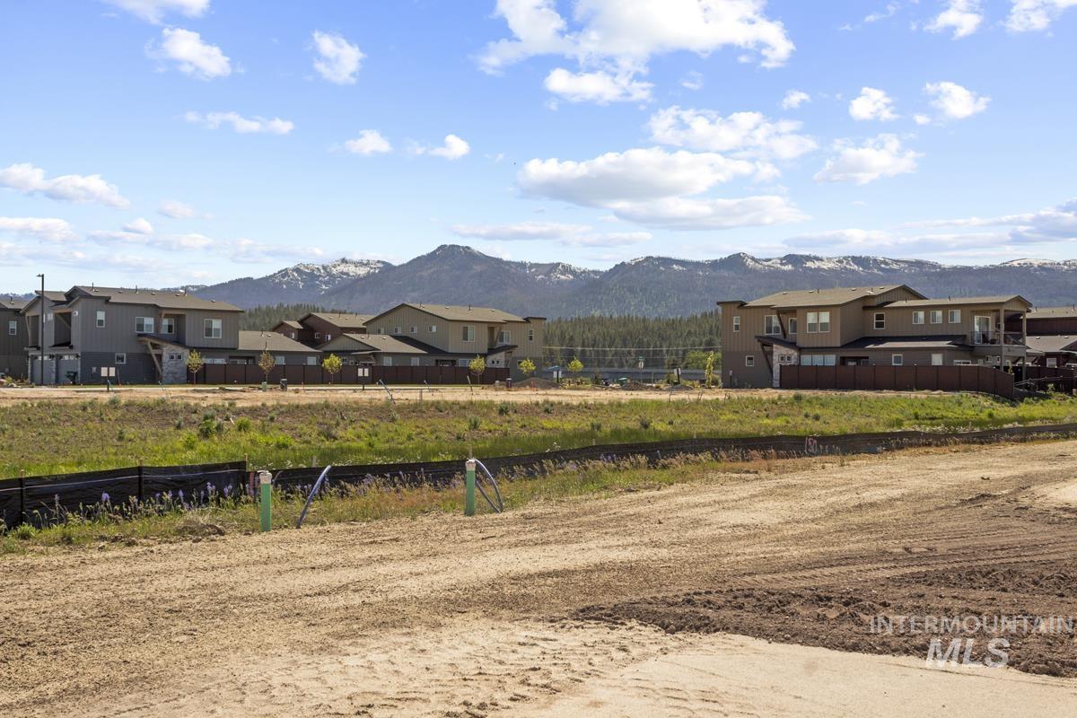 L2 B1 Lazy River Street Property Photo 6