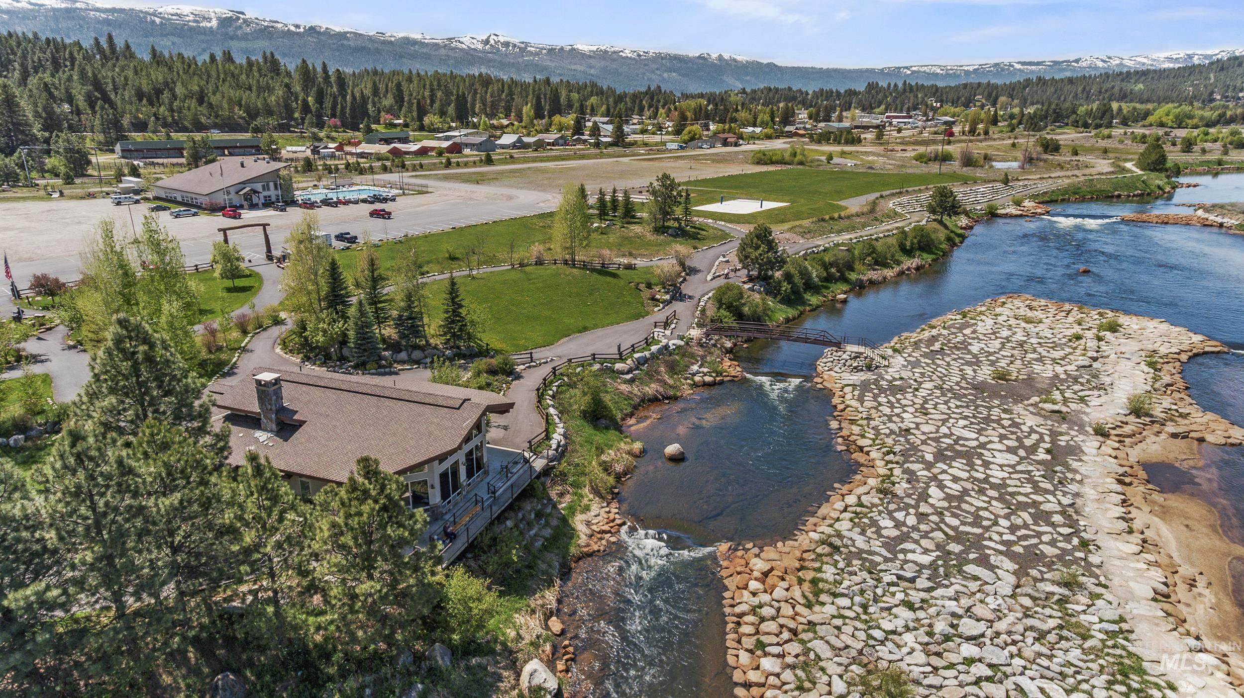 L2 B1 Lazy River Street Property Photo 8