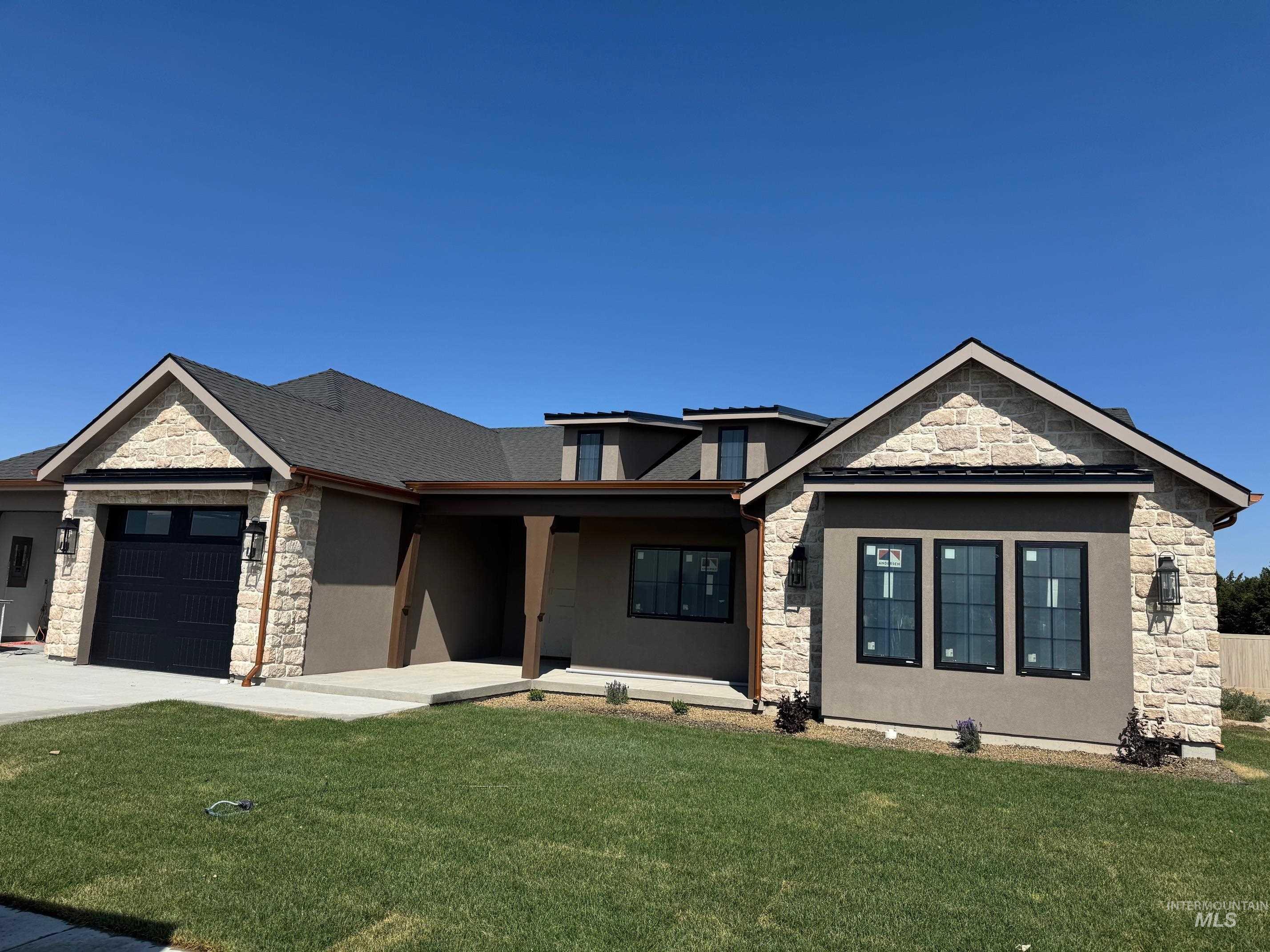625 Canyon Falls Drive Property Photo 1