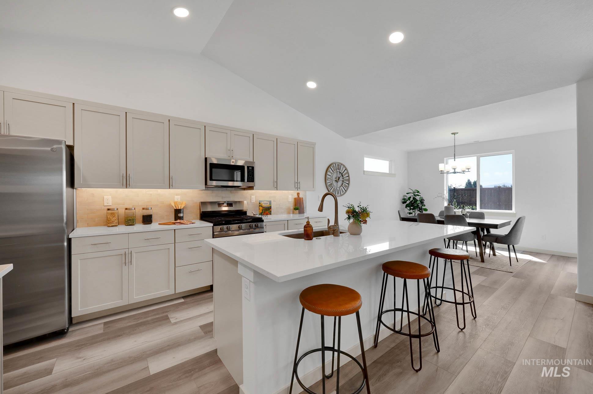 11216 Shadow Glen Drive Property Photo 15