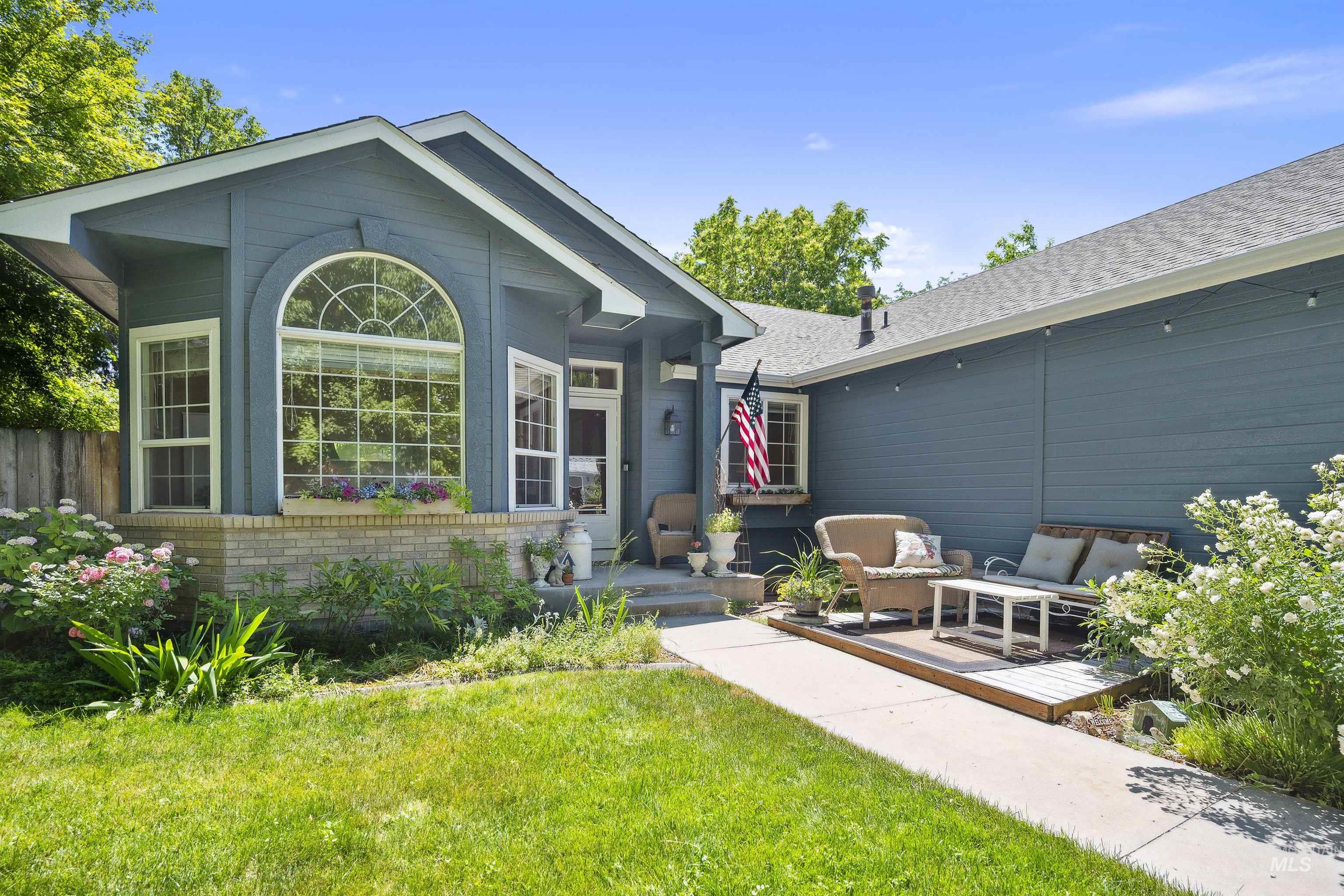 4089 W Blue Creek Dr Property Photo 1