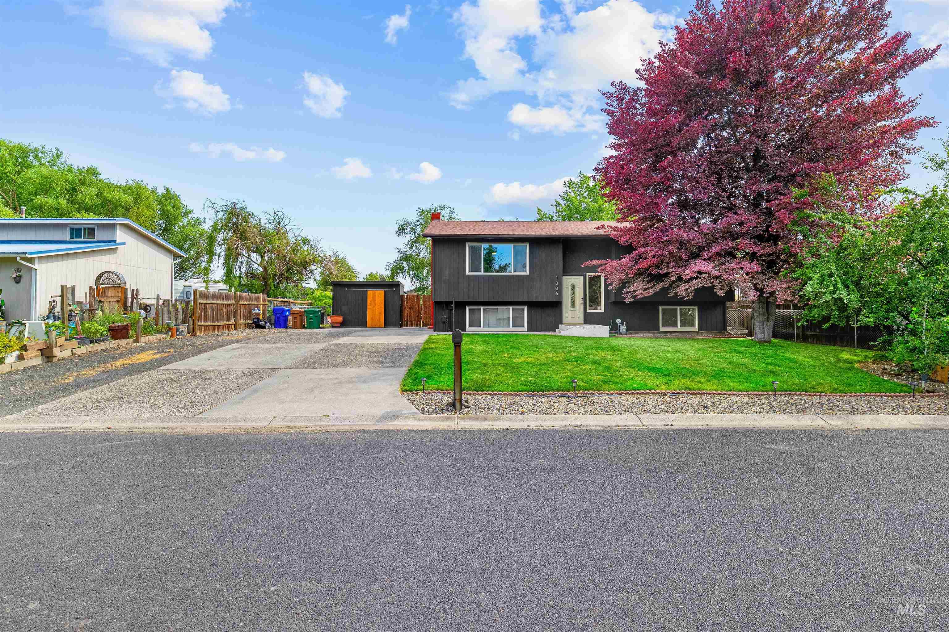 1806 Powers Drive Property Photo 1