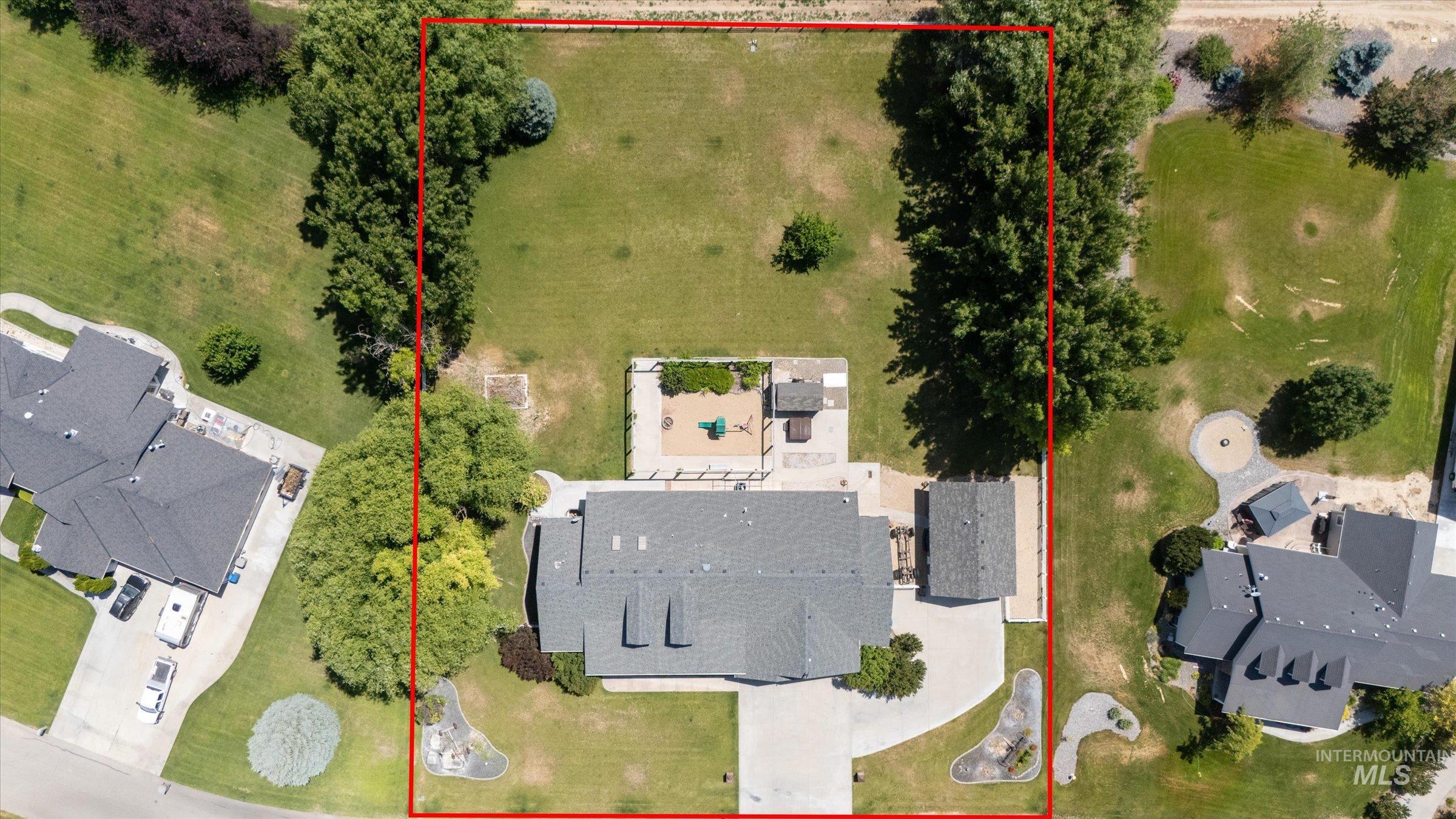 4019 E Man O War Dr Property Photo 1