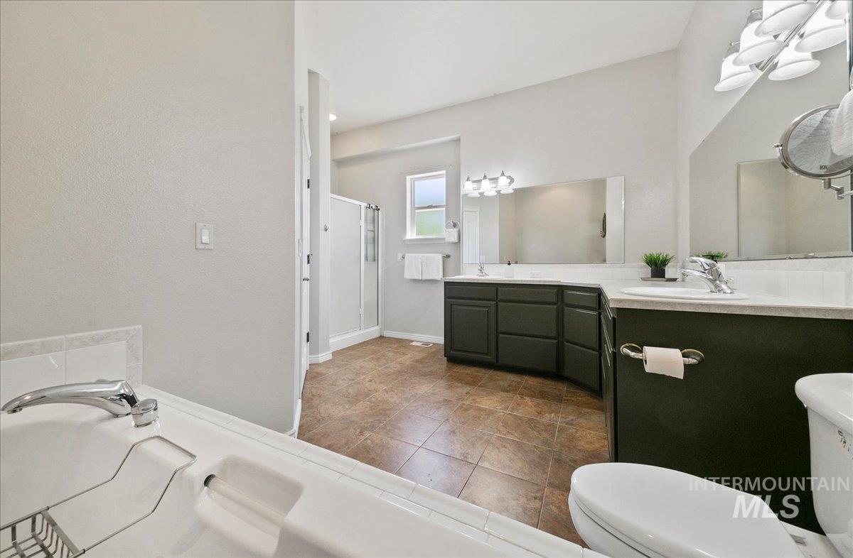 4019 E Man O War Dr Property Photo 25