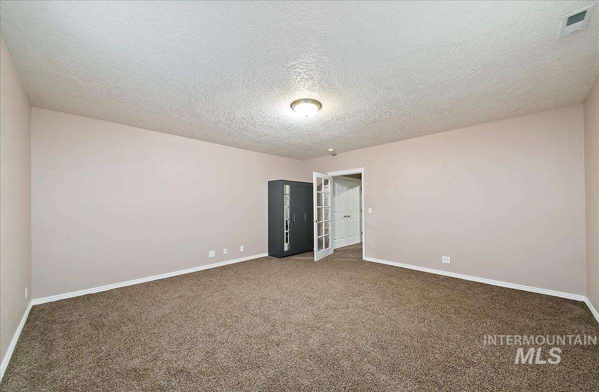 4019 E Man O War Dr Property Photo 34