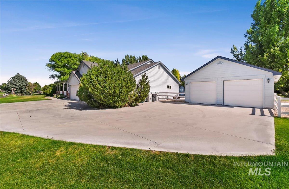 4019 E Man O War Dr Property Photo 38