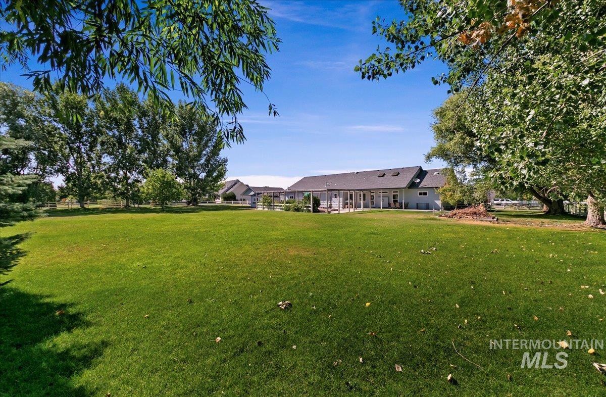 4019 E Man O War Dr Property Photo 42
