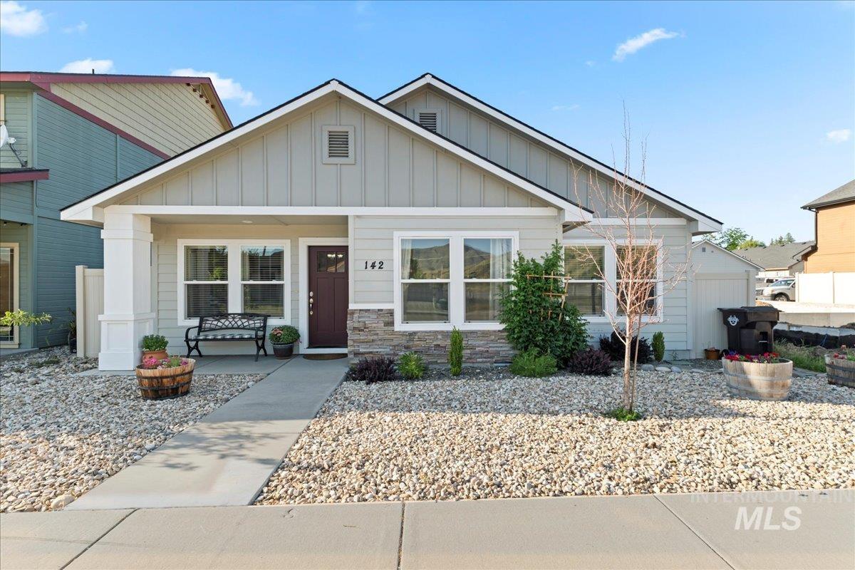 142 Dovetail Dr Property Photo 1