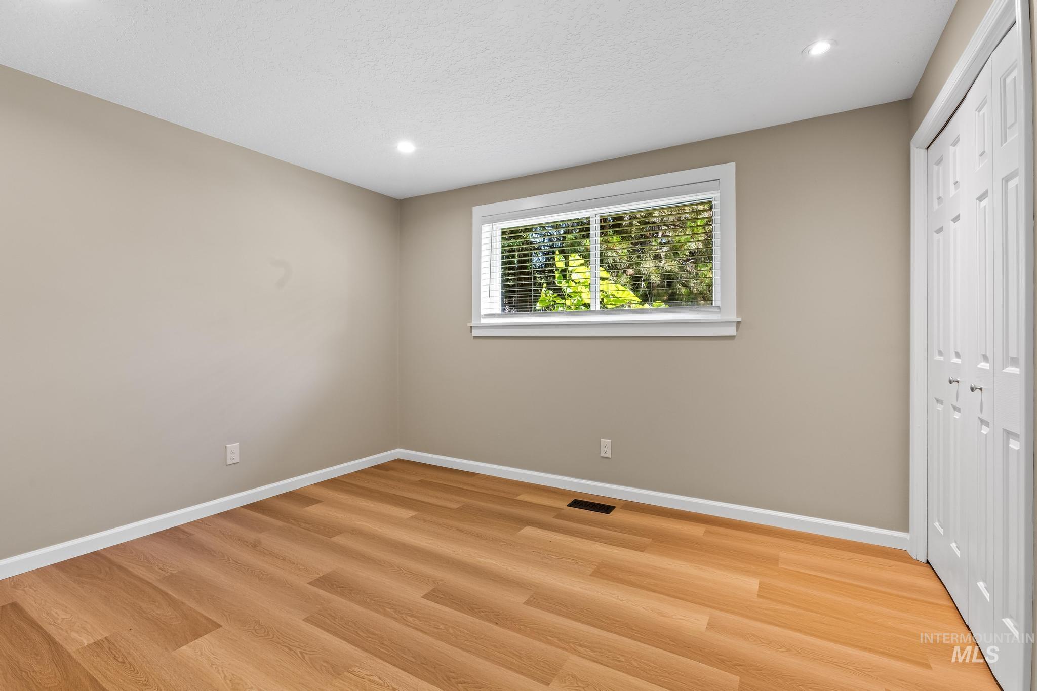10875 W Hollandale Dr Property Photo 27