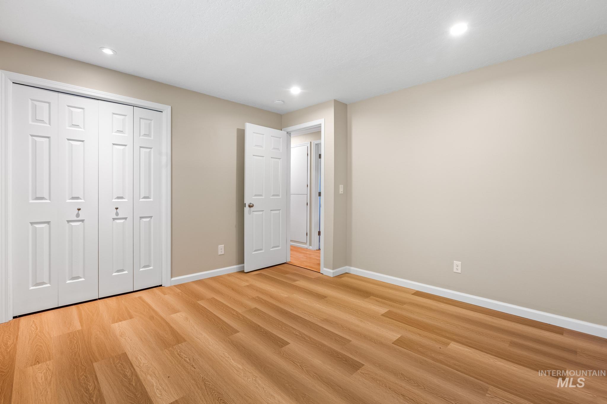 10875 W Hollandale Dr Property Photo 28