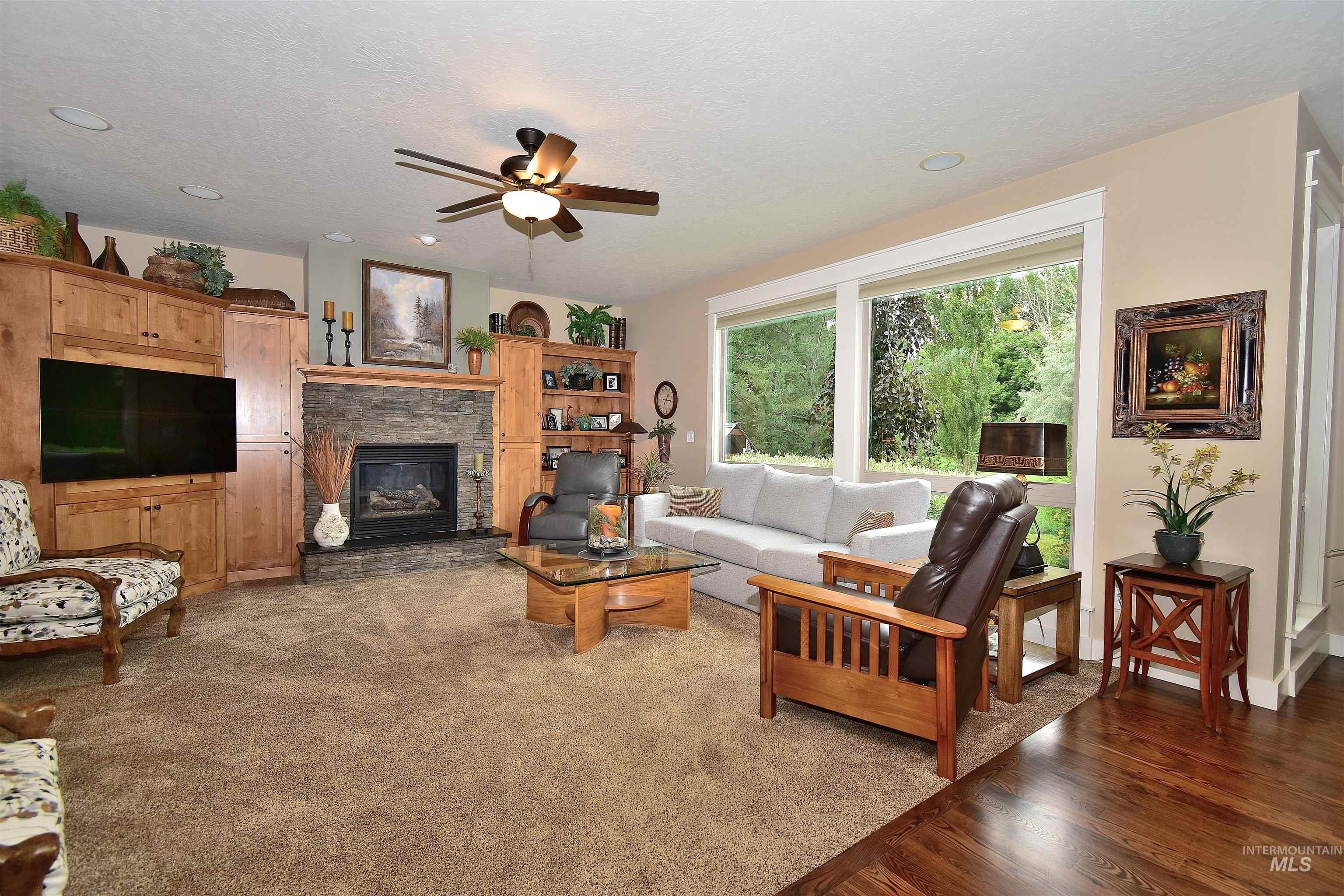 475 S Thornwood Way Property Photo 7