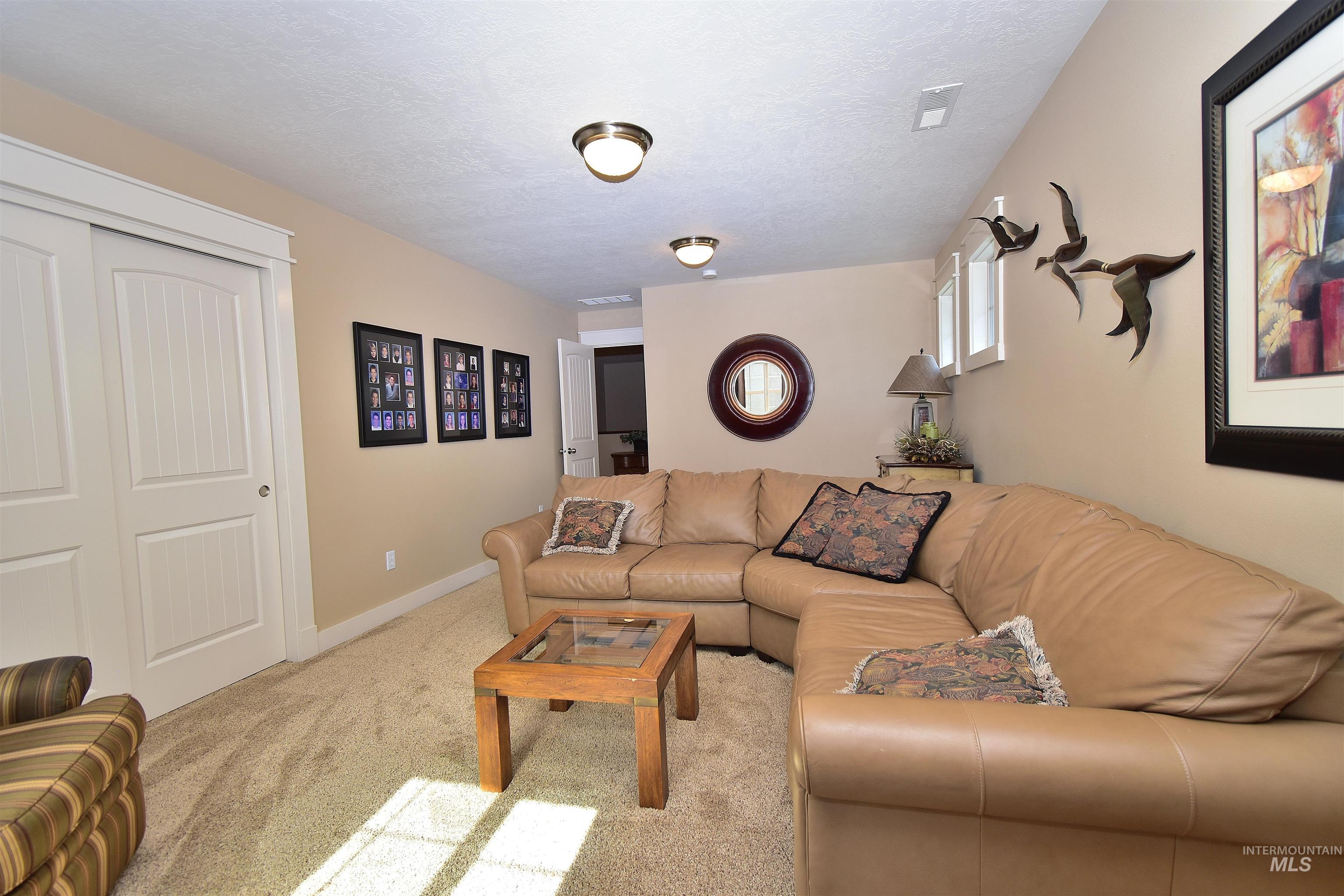 475 S Thornwood Way Property Photo 35