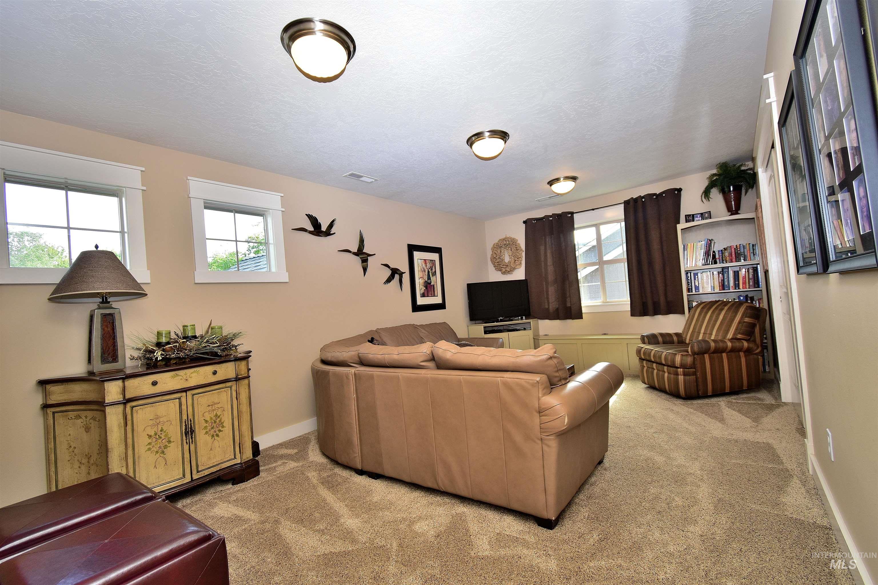 475 S Thornwood Way Property Photo 36