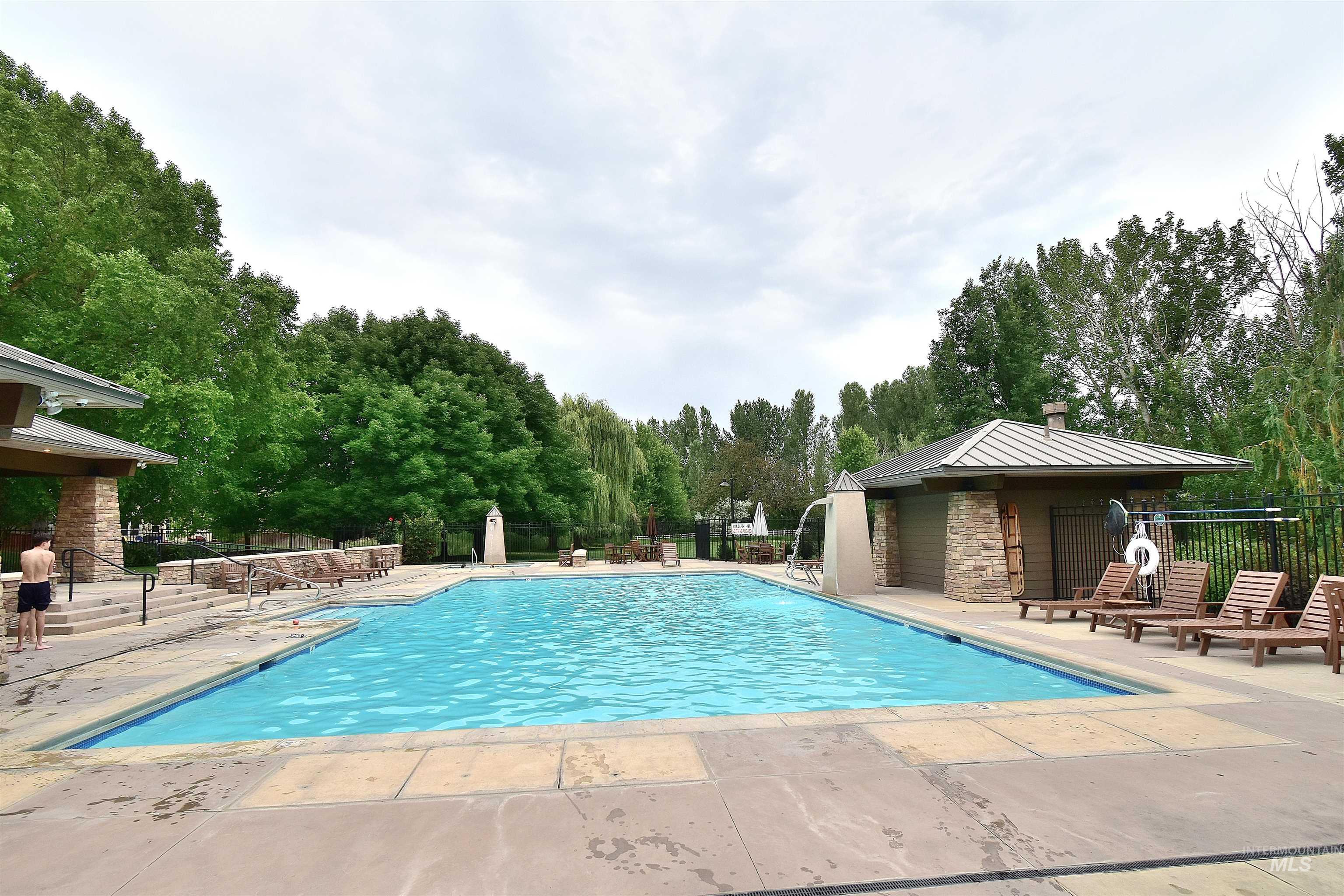 475 S Thornwood Way Property Photo 42