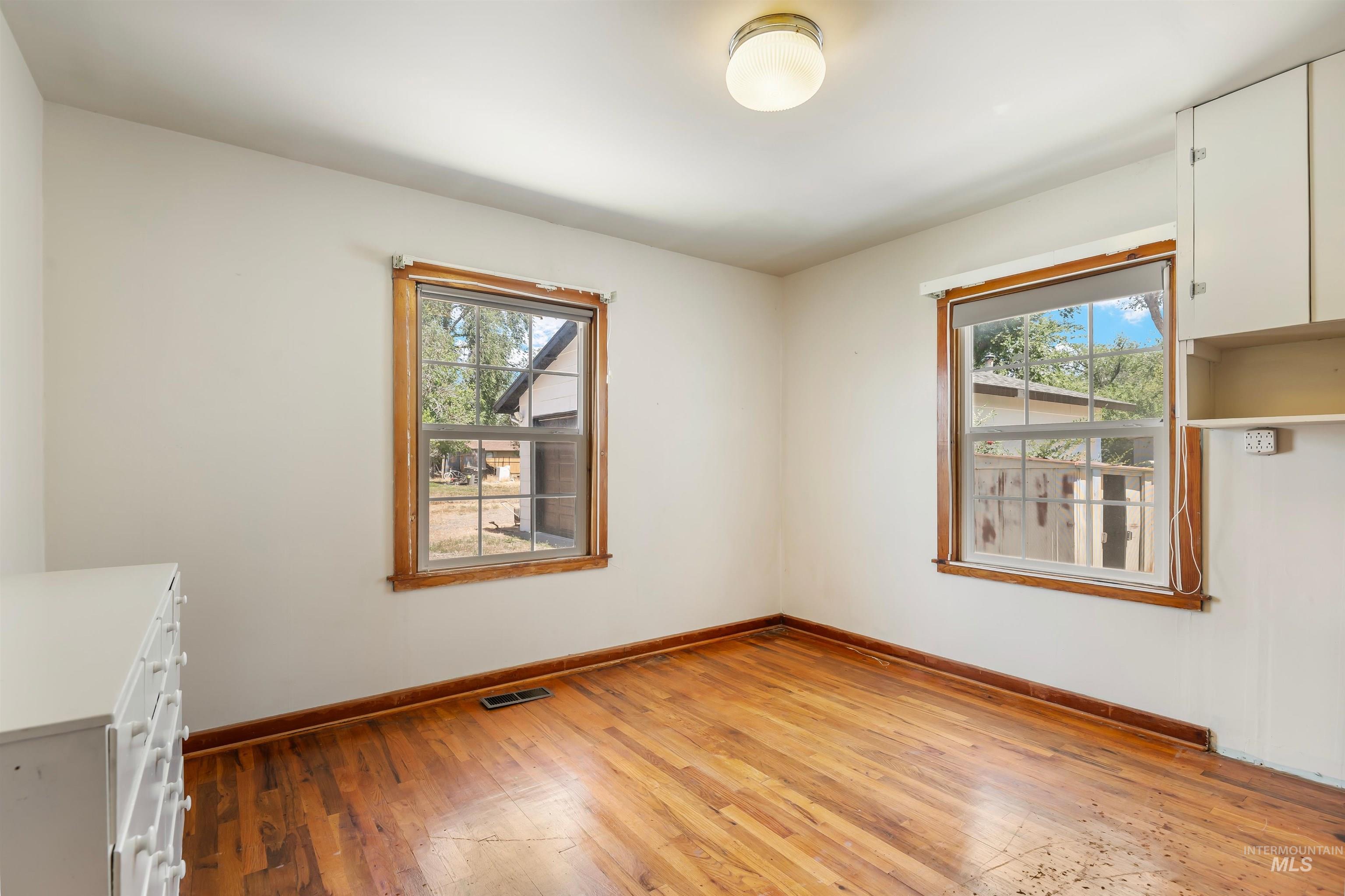 1220 N 6th E Property Photo 18