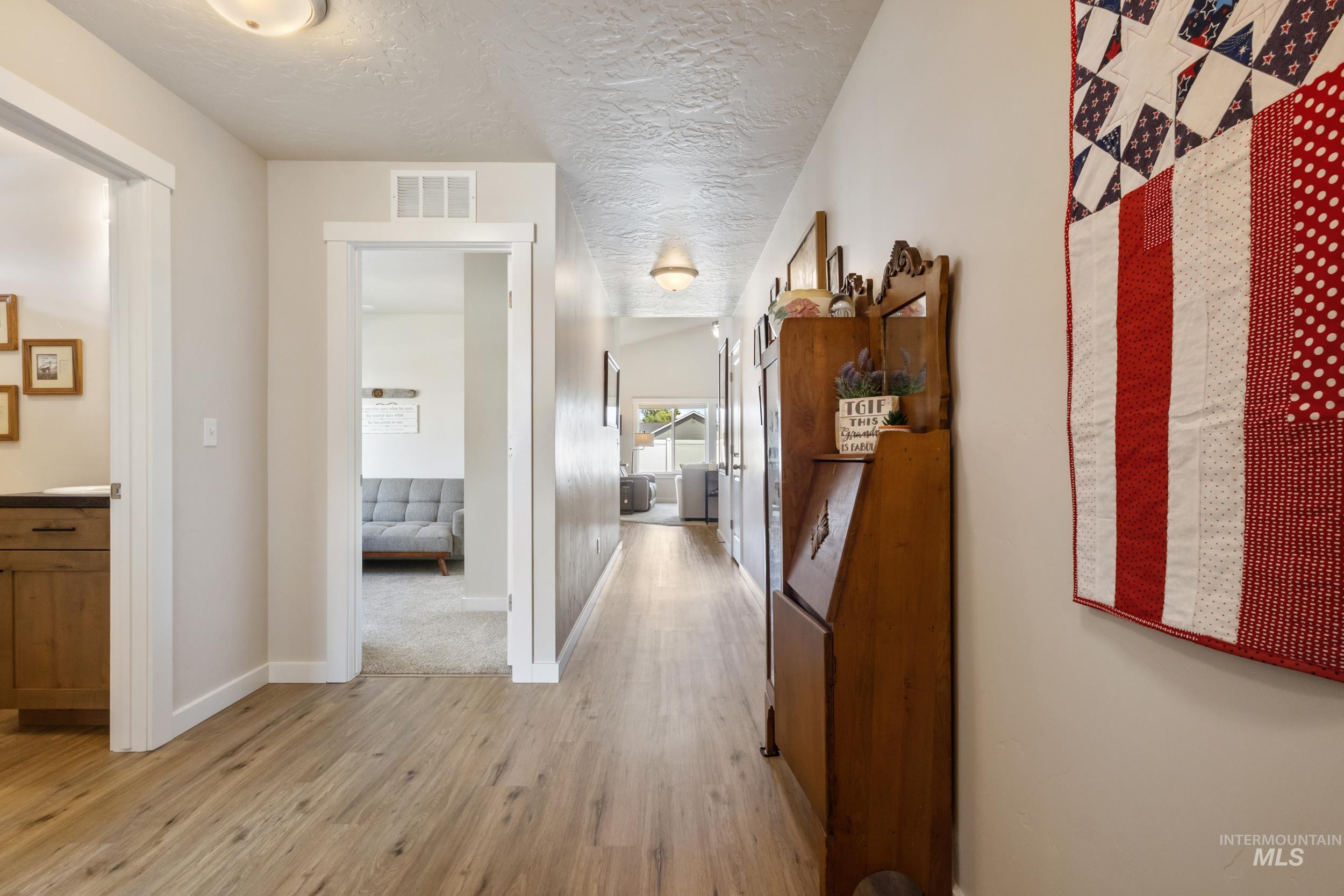 1380 Dawn St. Property Photo 3